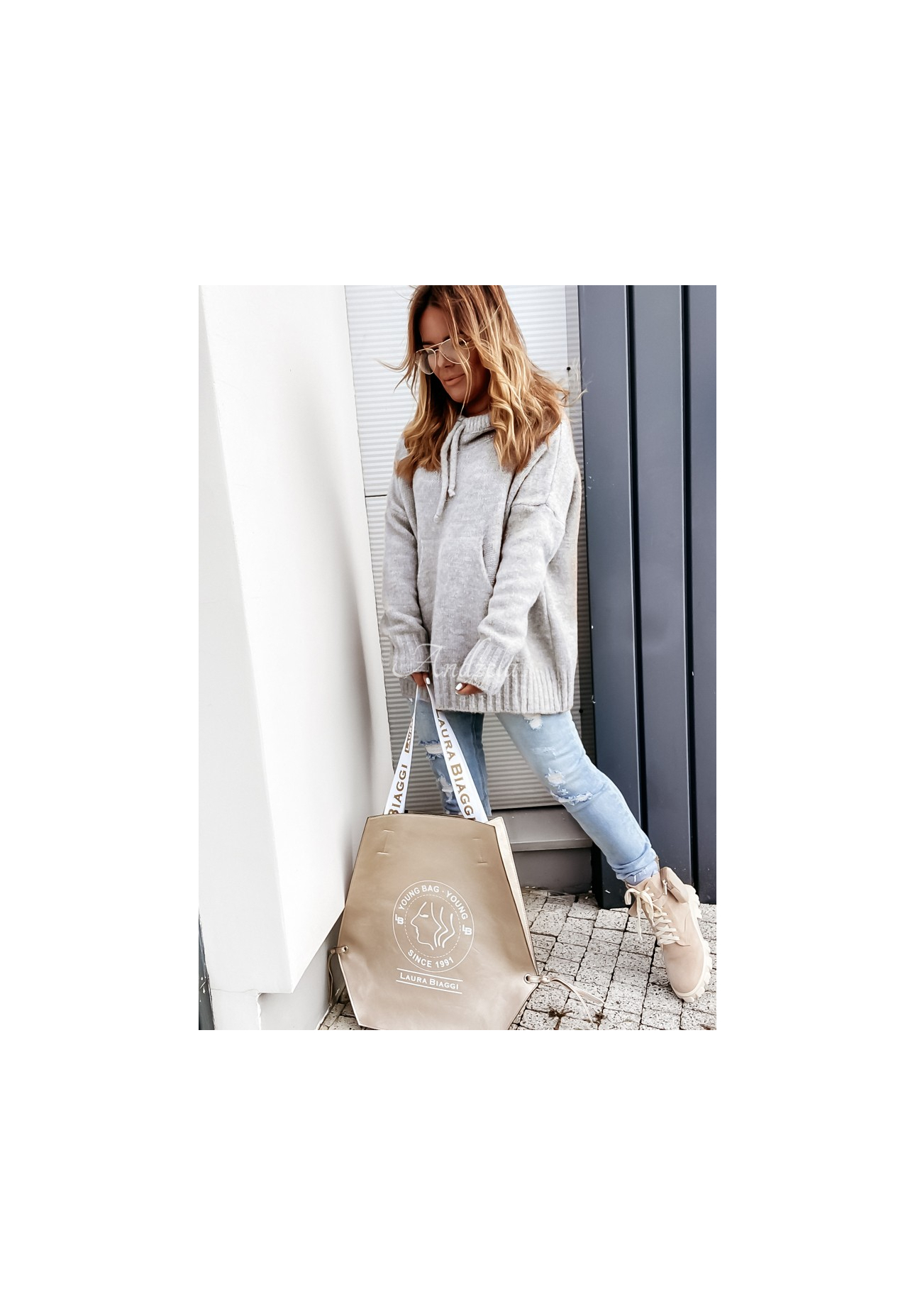 Pulover oversize cu glugă Carra
