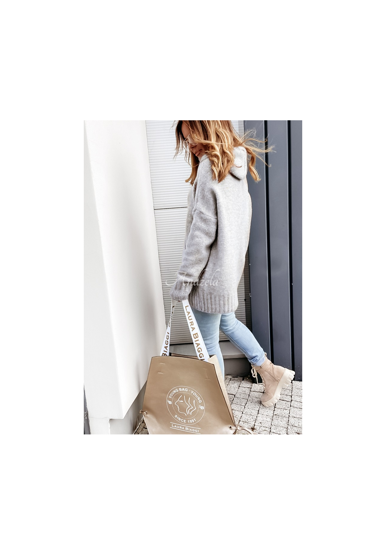 Pulover oversize cu glugă Carra