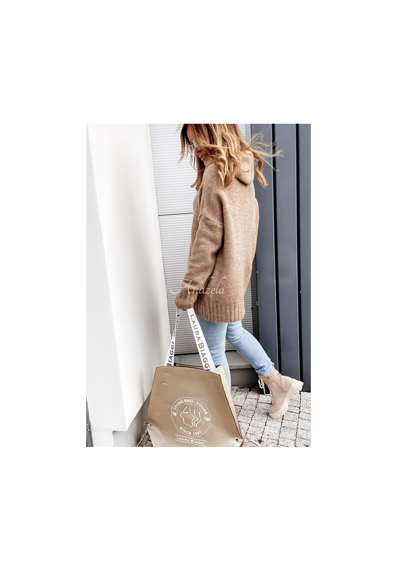 Pulover oversize cu glugă Carra