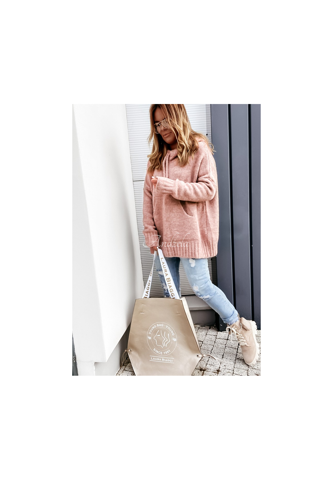 Pulover oversize z kapturem Carra