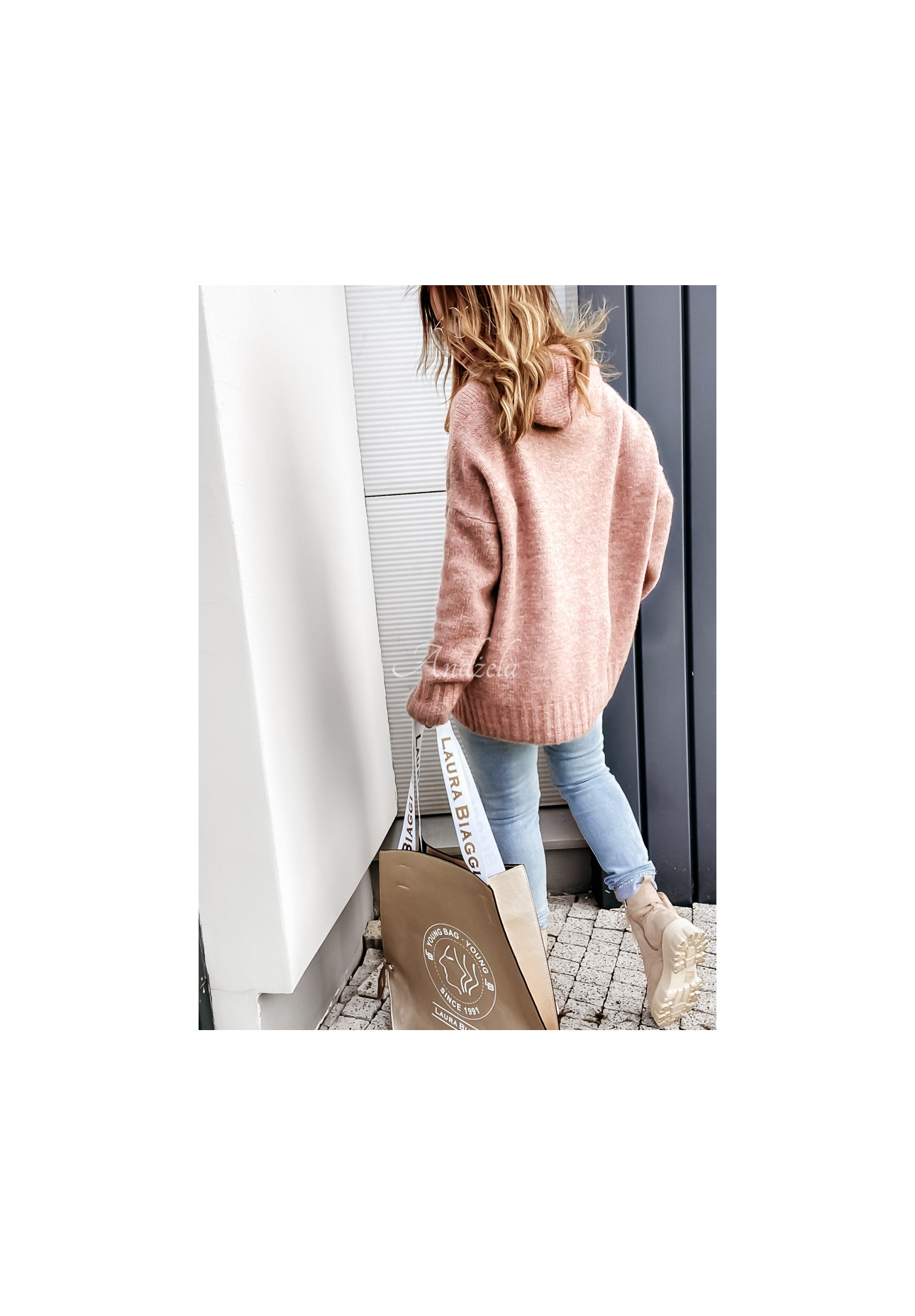 Pulover oversize z kapturem Carra