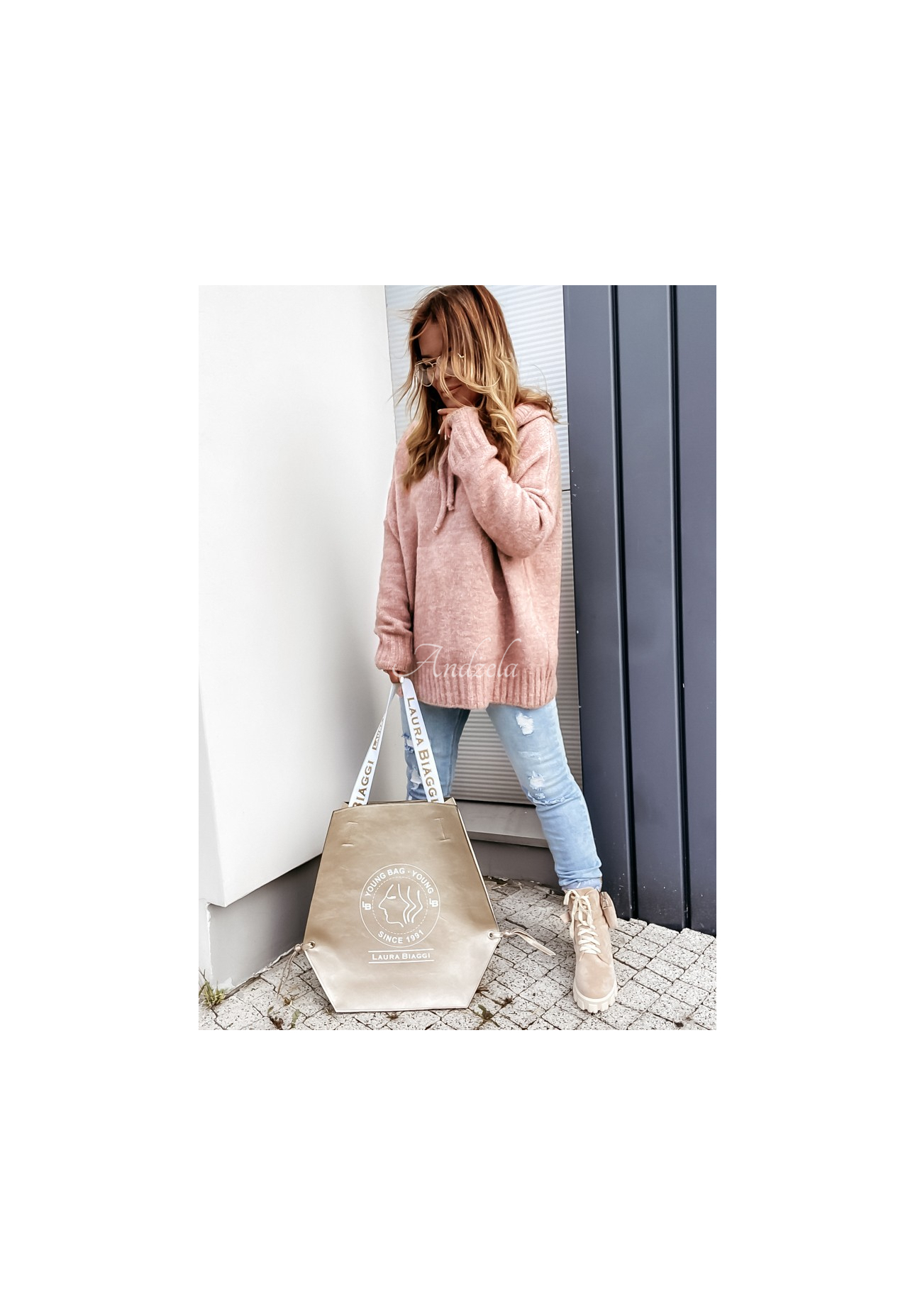 Pulover oversize z kapturem Carra