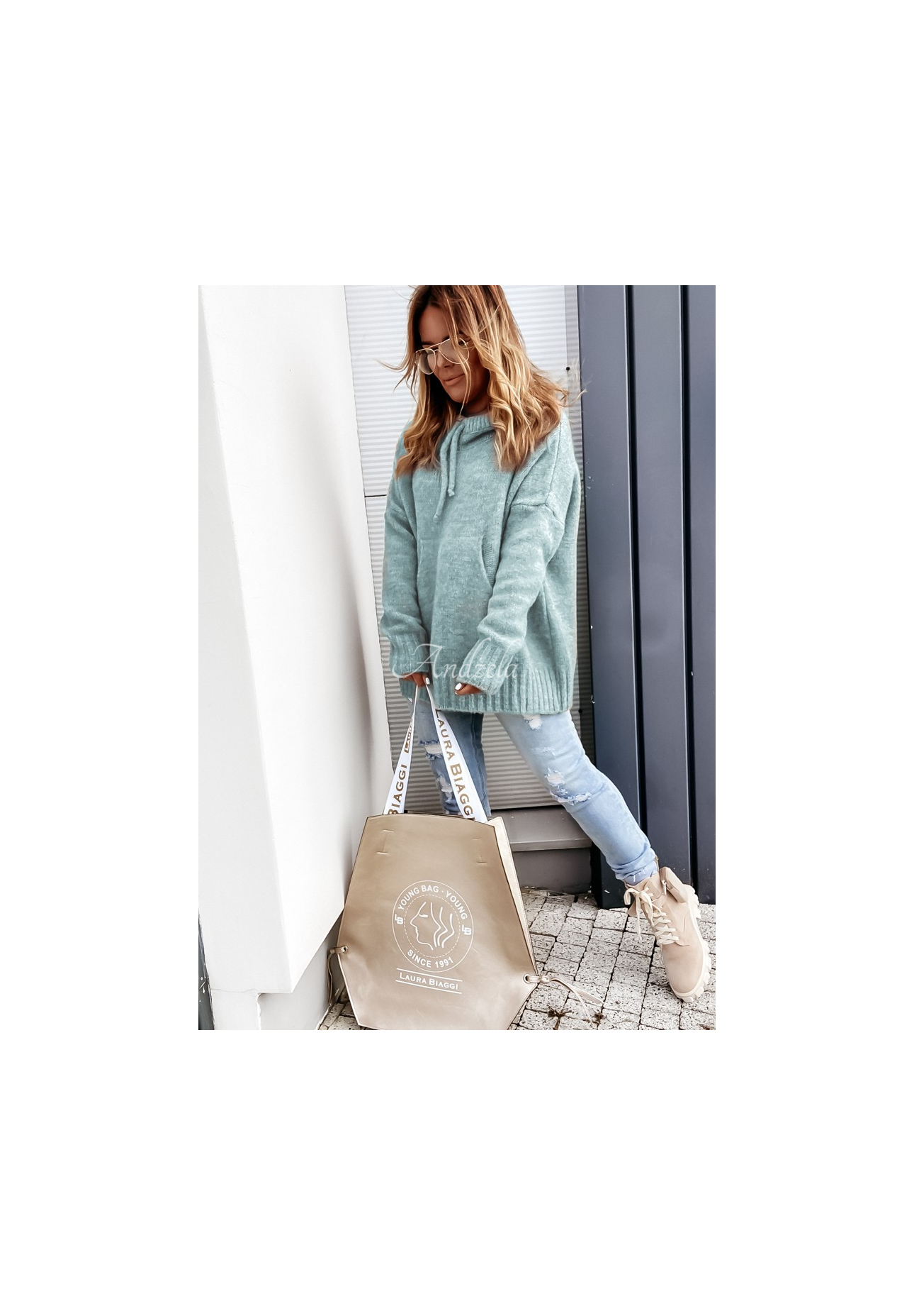 Pulover oversize cu glugă Carra