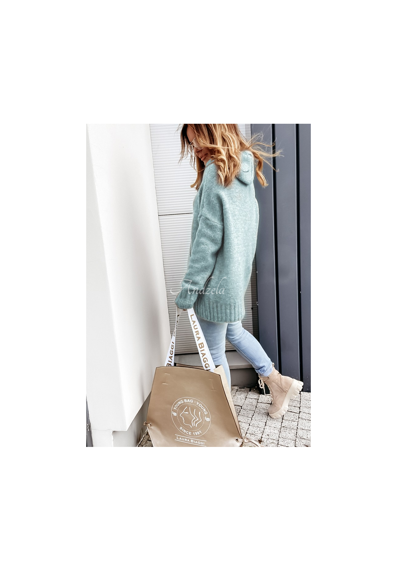Pulover oversize cu glugă Carra