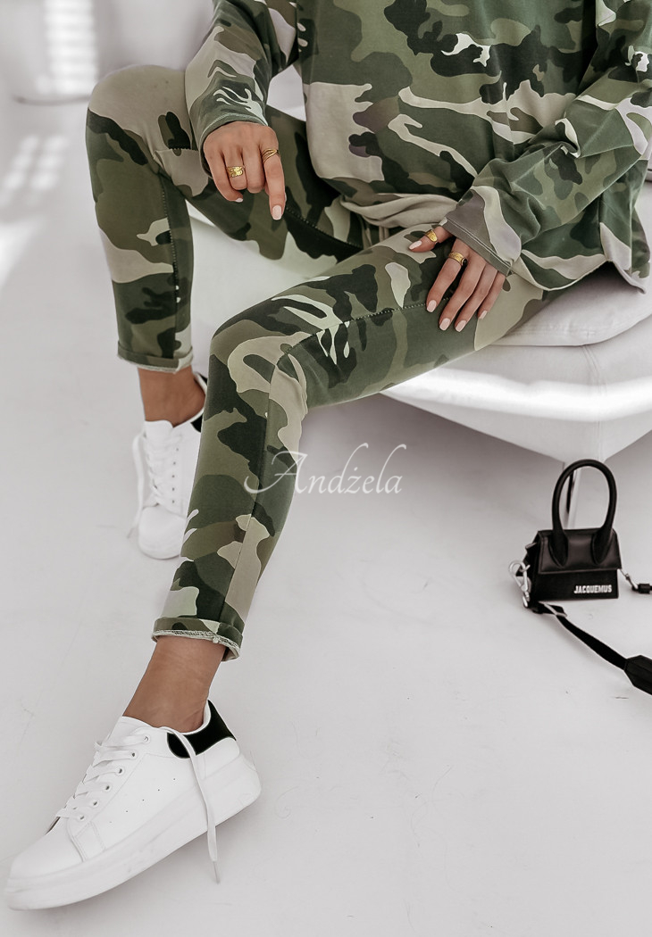 Pantaloni de trening Challenge Me cu imprimeu tip camuflaj