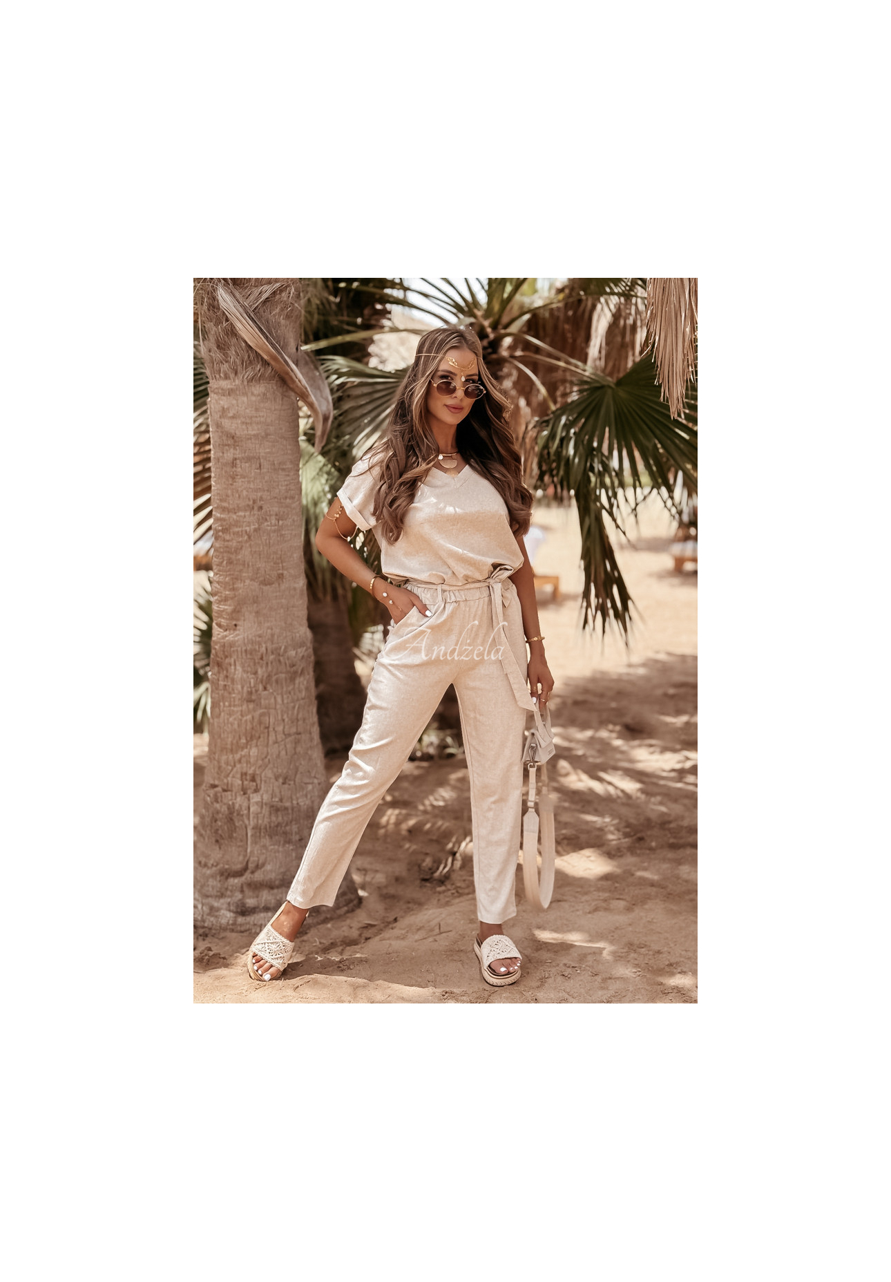 Compleu din in Summer In Us format din tricou și pantaloni bej