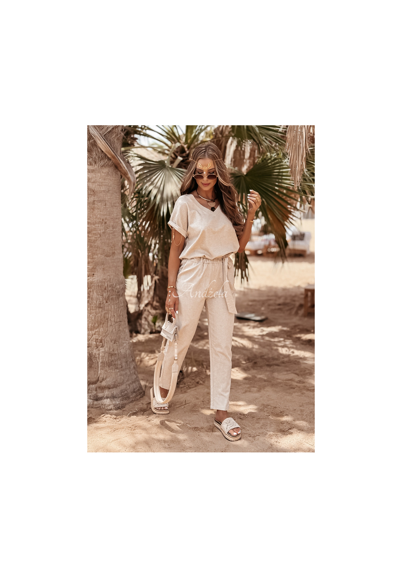 Compleu din in Summer In Us format din tricou și pantaloni bej