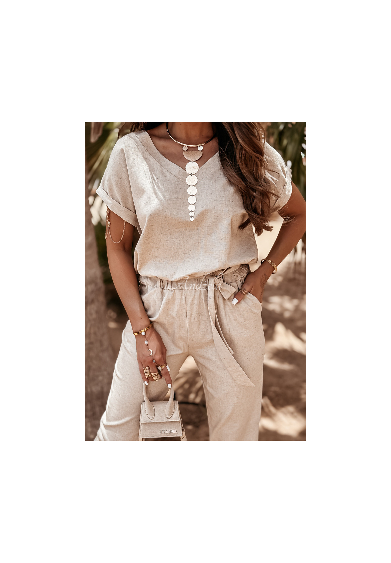 Compleu din in Summer In Us format din tricou și pantaloni bej