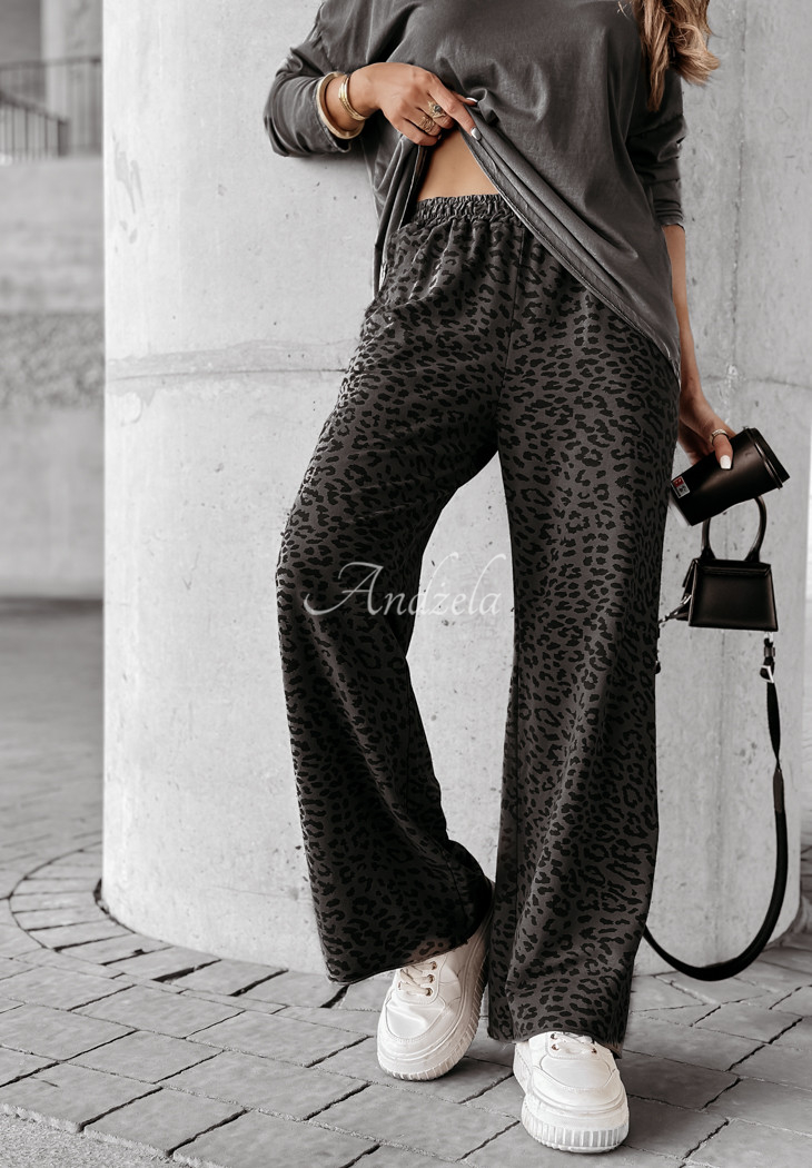 Pantaloni de trening Ready For Anything cu imprimeu leopard