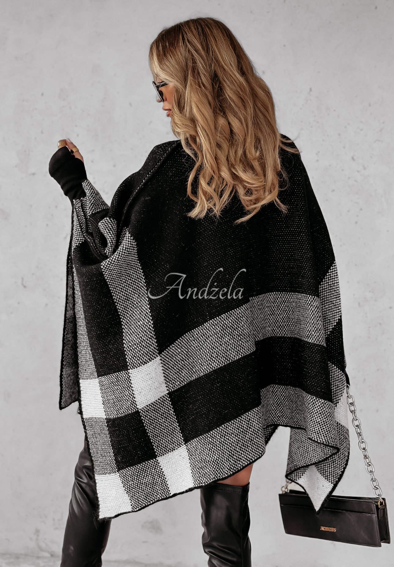 Pulover poncho We Go Together model în carouri