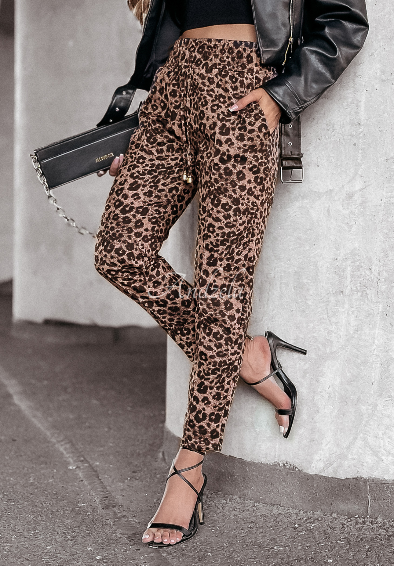 Pantaloni Talking To You cu imprimeu leopard