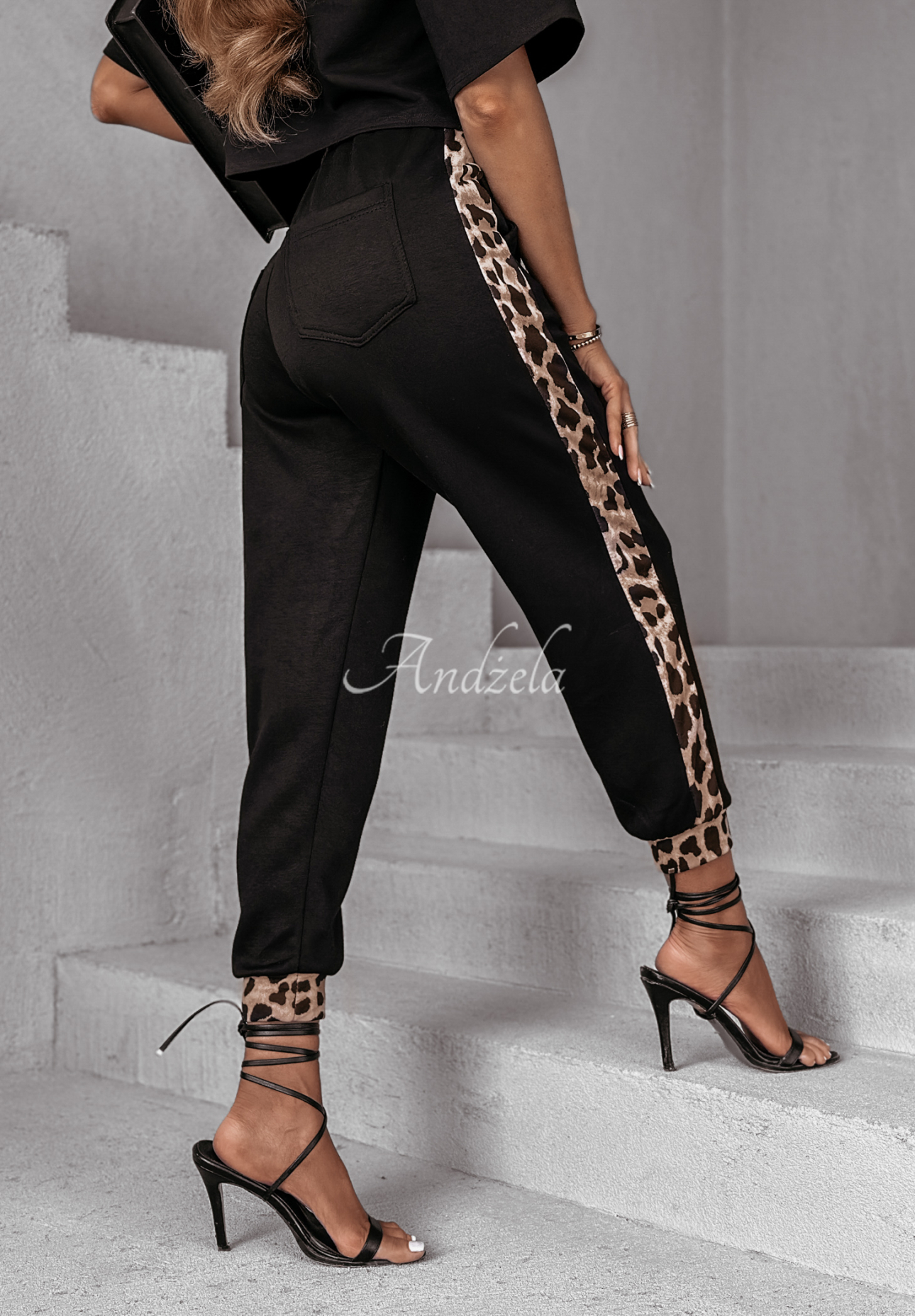 Pantaloni cu imprimeu leopard Little Bit Wild