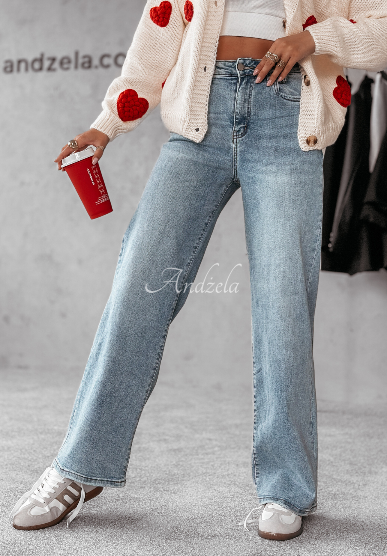 Pantaloni din denim straight Minimalist Mastery albastru deschis