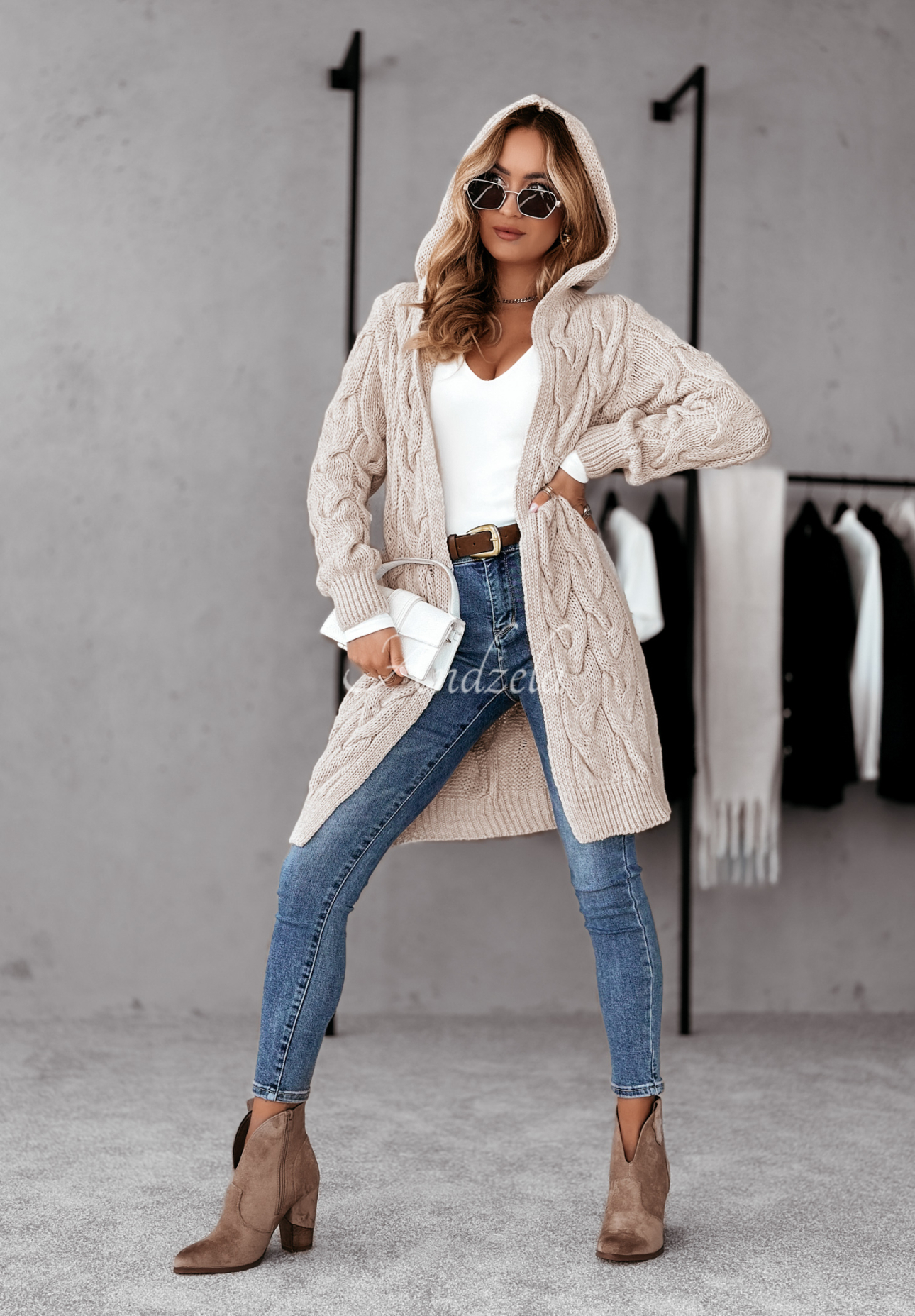 Cardigan lung împletit decorativ Chilly Weather cu glugă