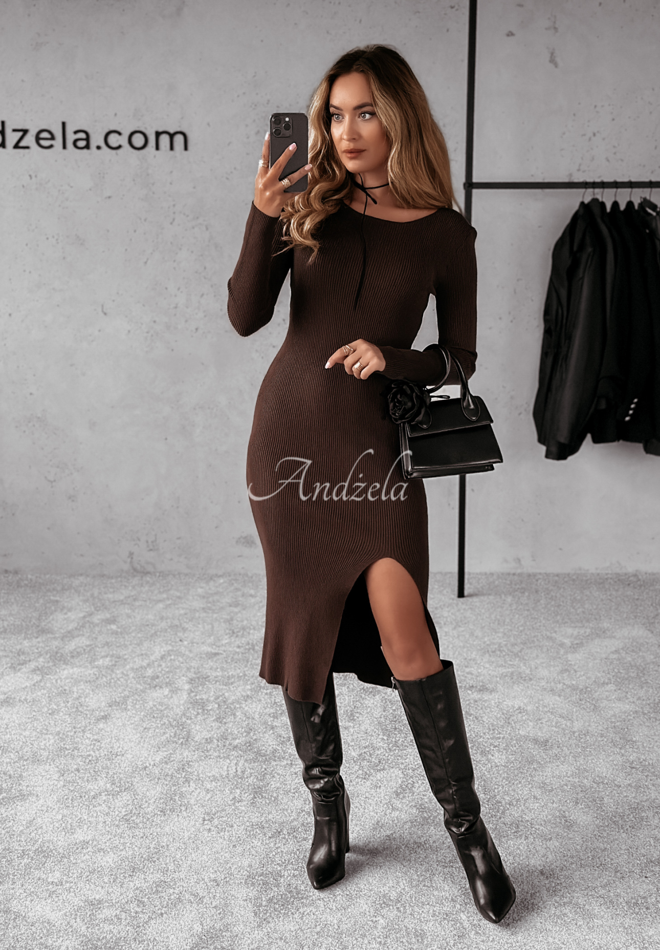 Rochie midi din material striat Novalee cu fantă