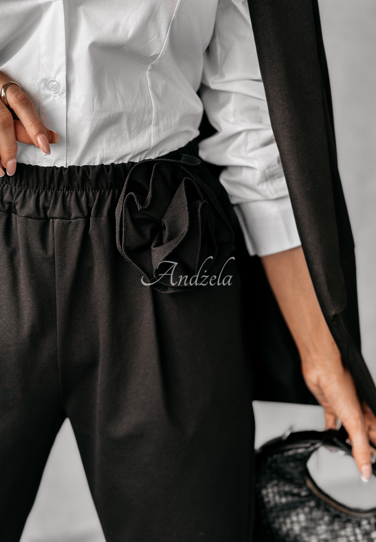 Pantaloni cu floare Your Attention