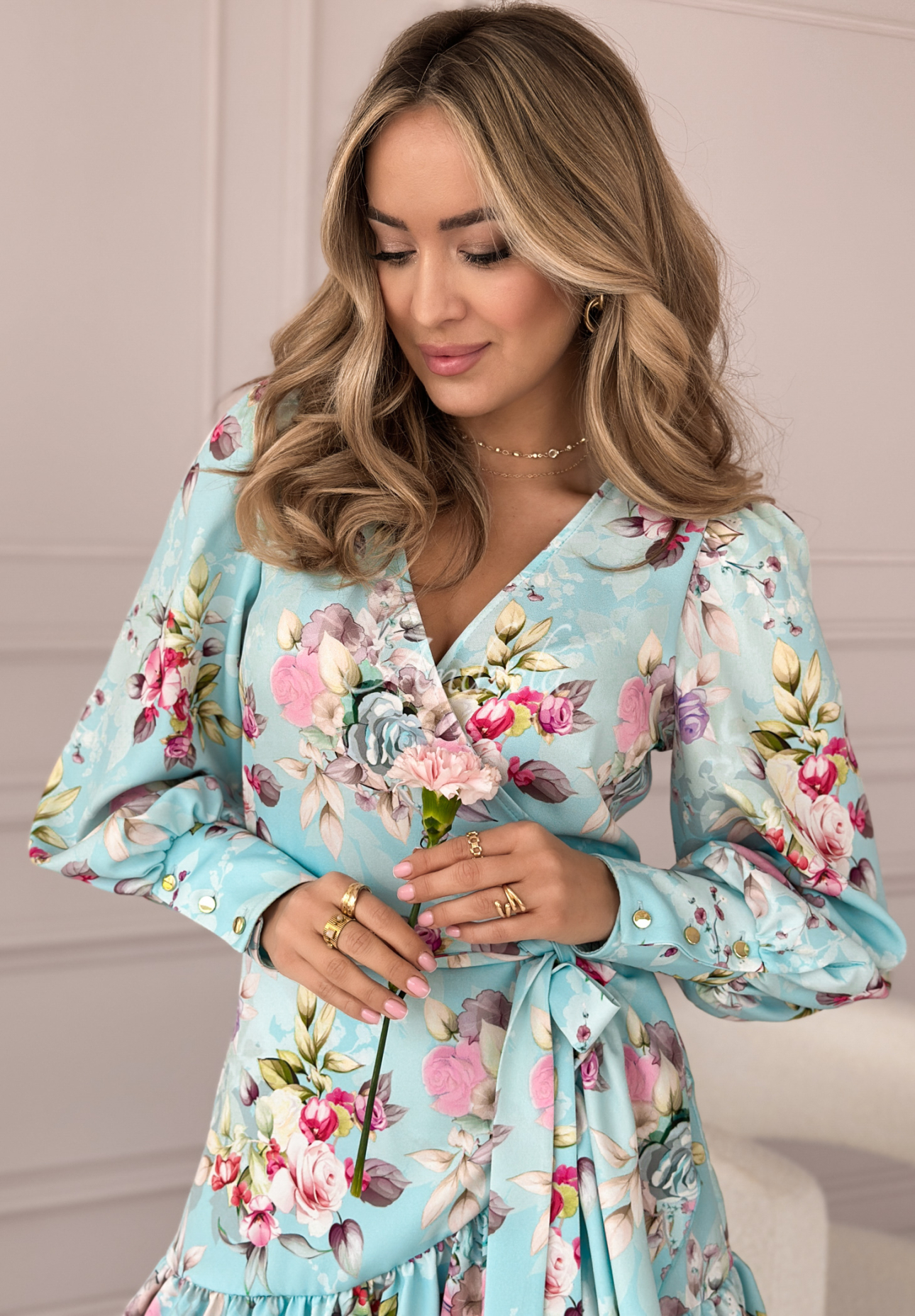 Rochie tip plic cu mâneci bufante cu model floral Asla