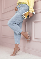 Pantaloni din denim mom fit z paskiem For A While albastre