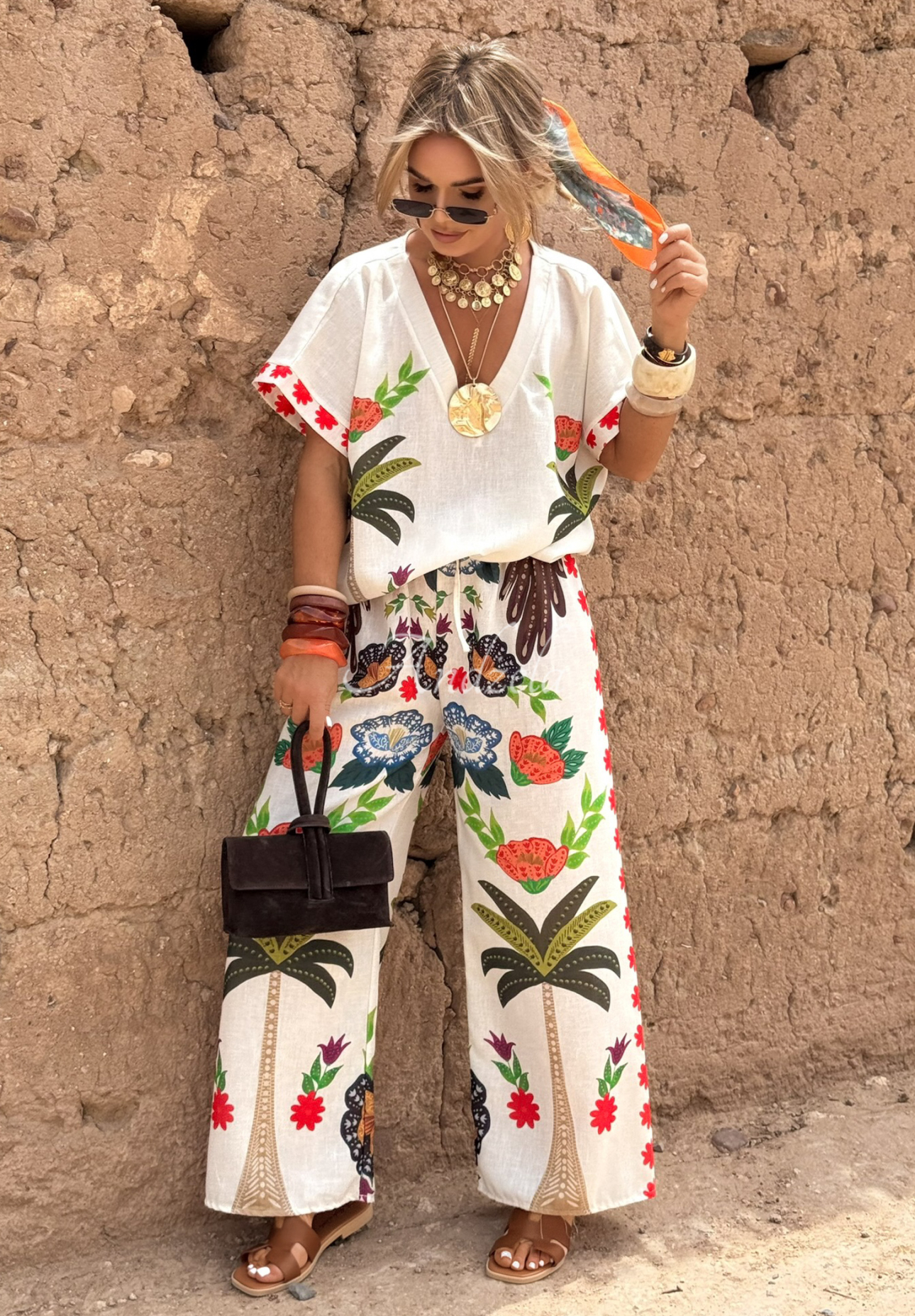 Set format din bluză și pantaloni wide leg Flowers & Palms cu imprimeu