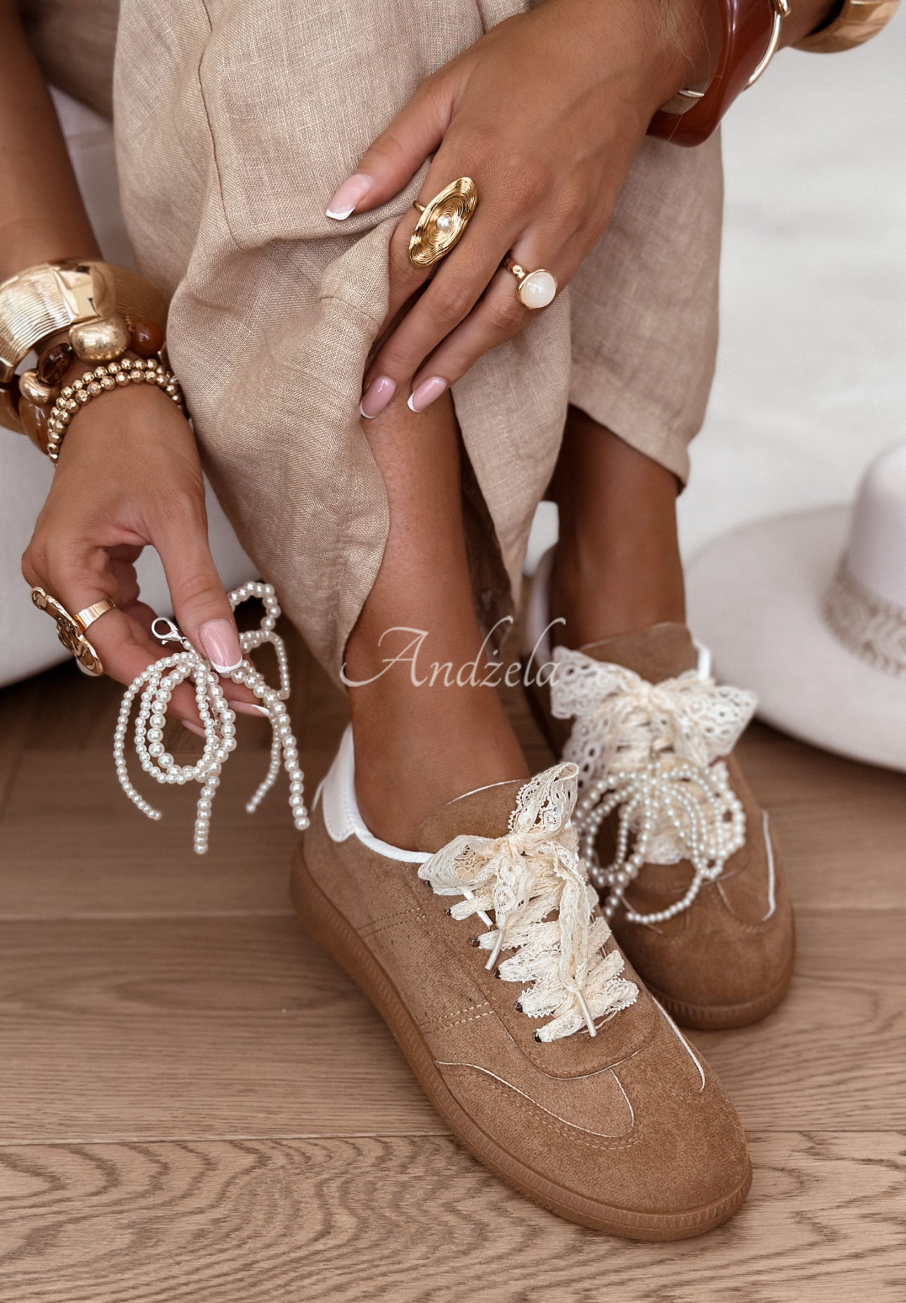 Adidași din piele întoarsă Sweet &amp; Pearly cu fundiță