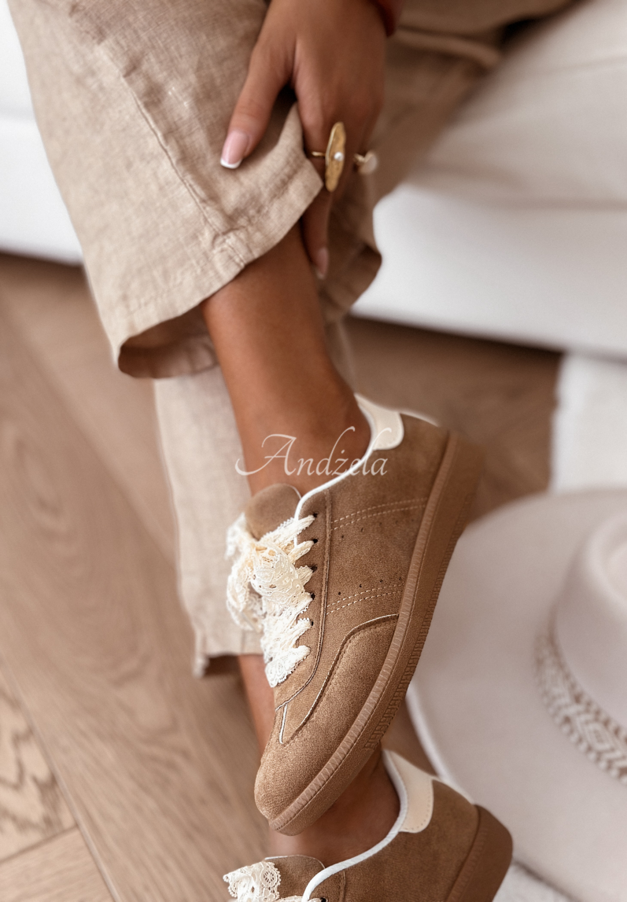 Adidași din piele întoarsă Sweet &amp; Pearly cu fundiță