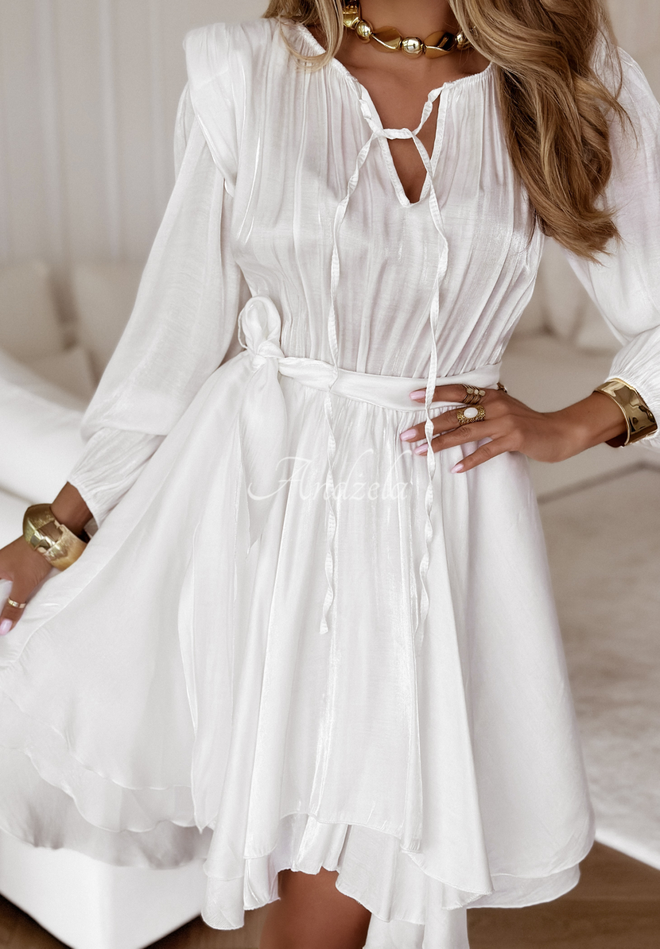 Rochie din șifon White Lotus cu curea