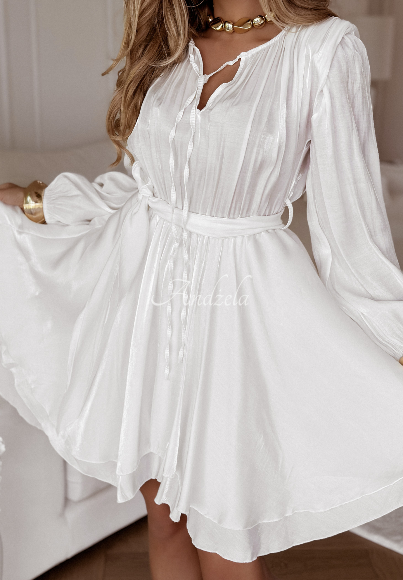 Rochie din șifon White Lotus cu curea