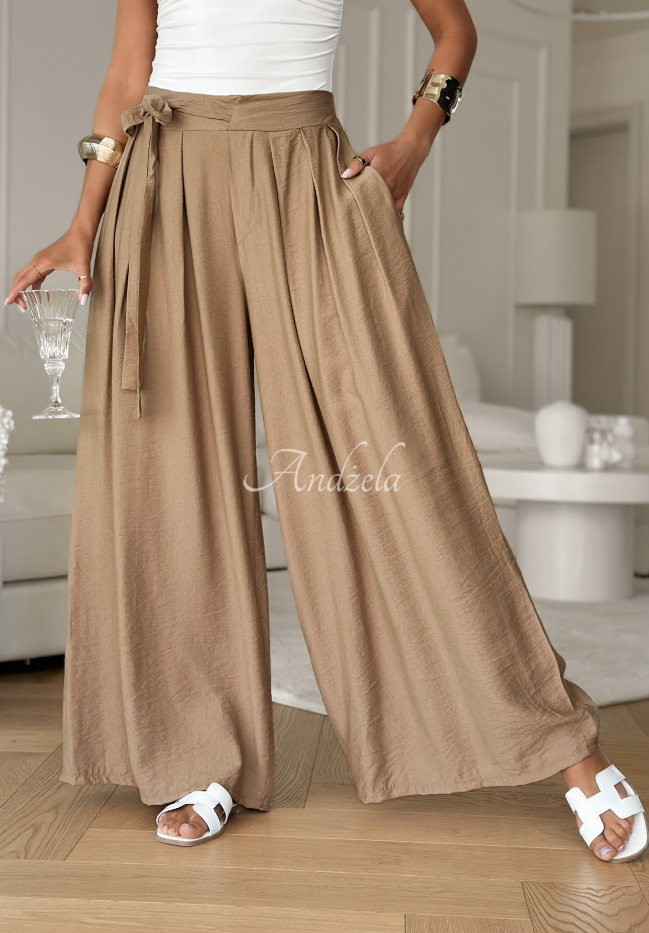 Pantaloni wide leg din viscoză Wavy Happiness cu legare