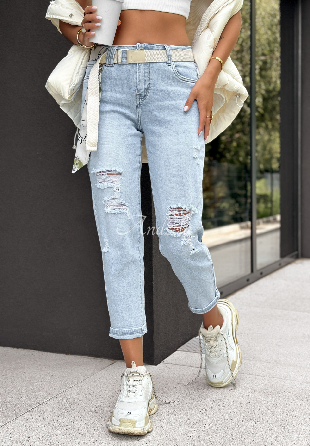 Blugi mom fit Never Told You cu abraziuni