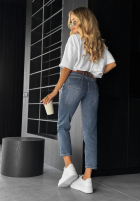 Pantaloni din denim mom fit z paskiem Main Character ciemnoniebieskie