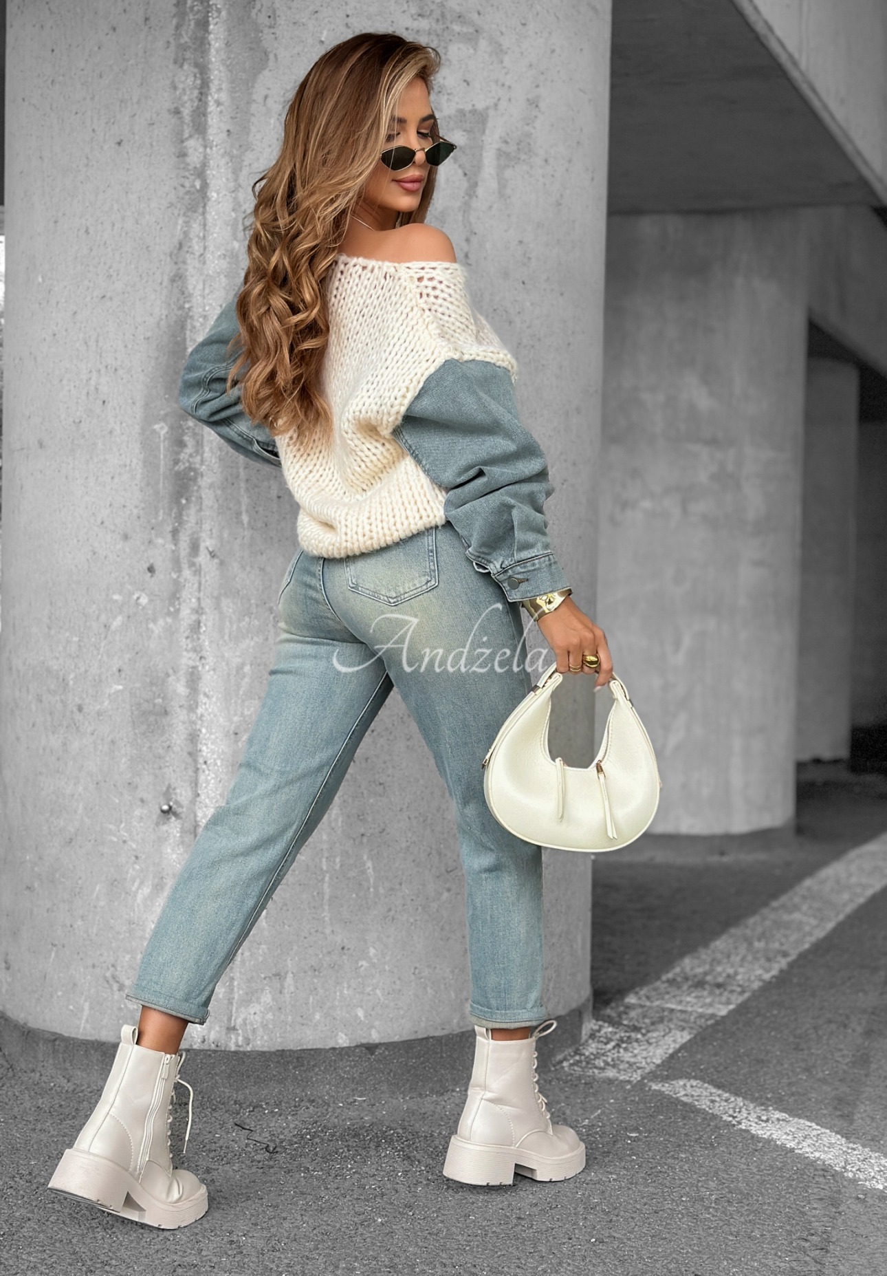 Blugi mom fit Still Thinking