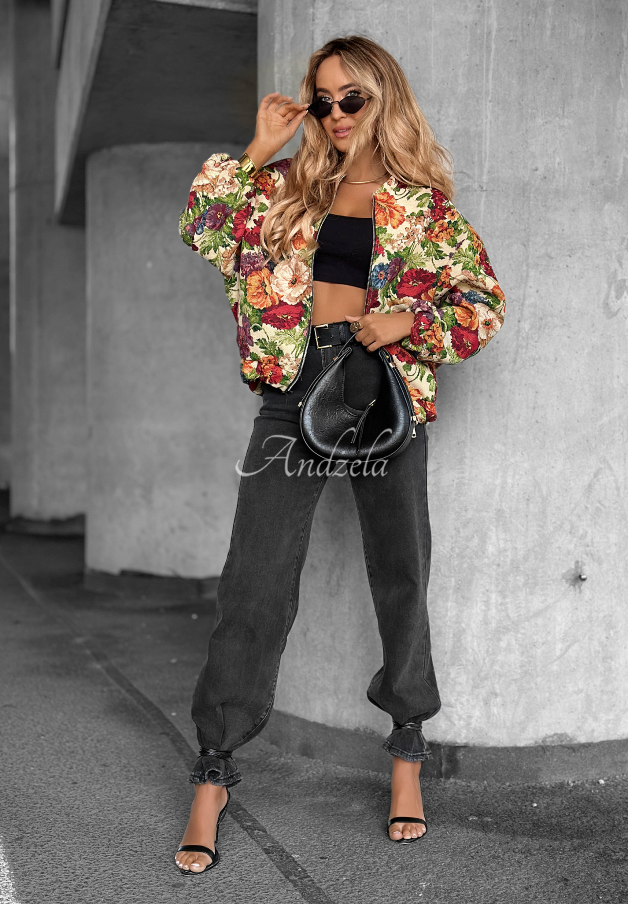 Geacă scurtă bomber Fragrant Flowers cu imprimeu floral