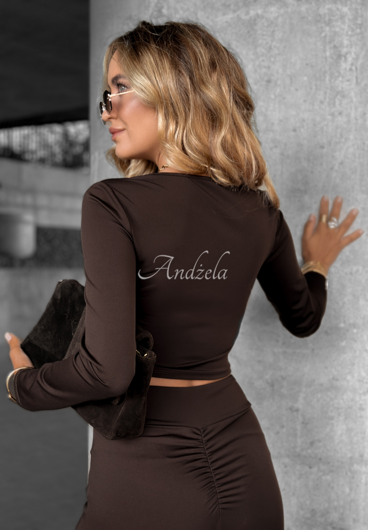 Bluză scurtă longsleeve cu decolteu Go Ahead