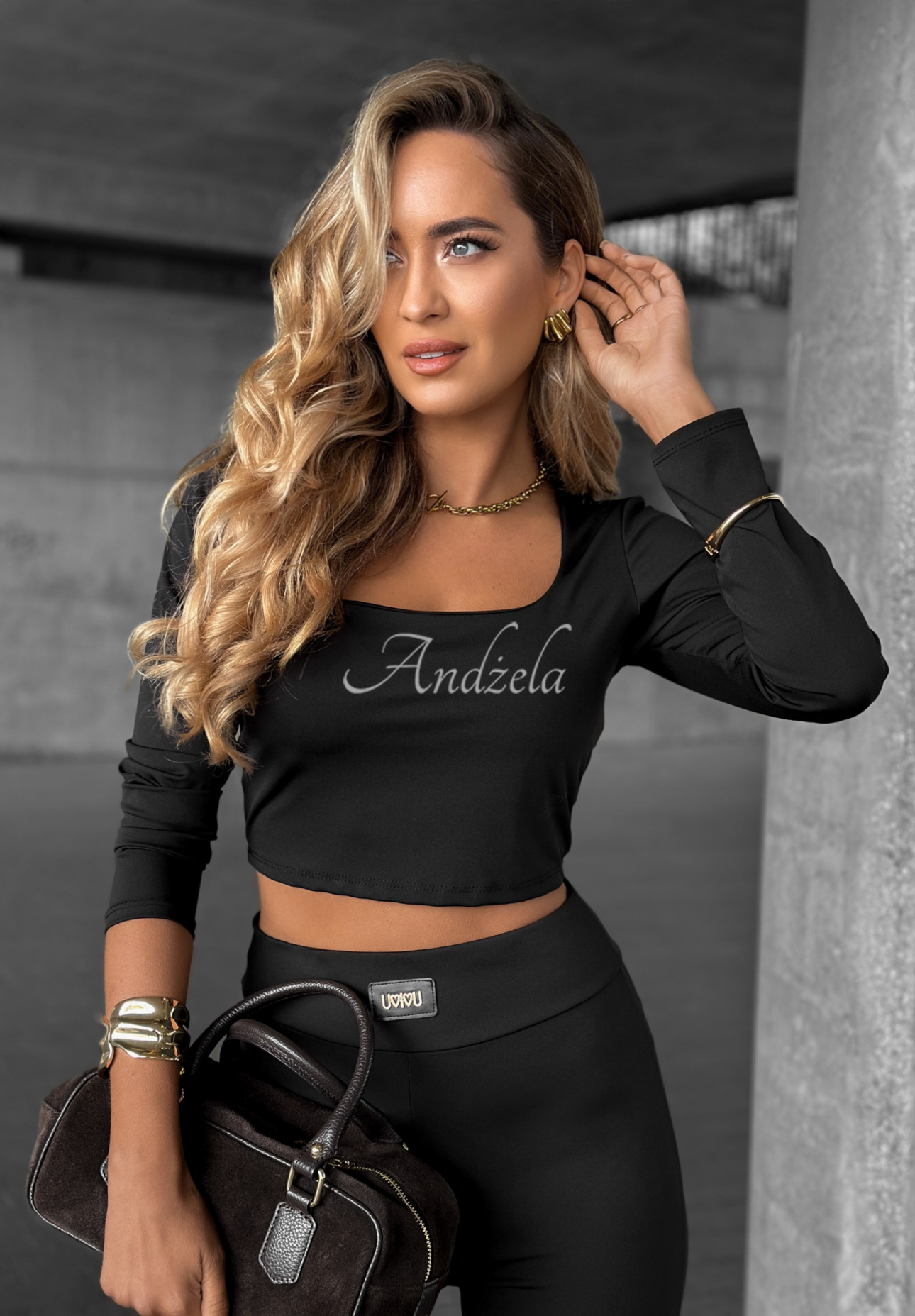 Bluză scurtă longsleeve cu decolteu Go Ahead
