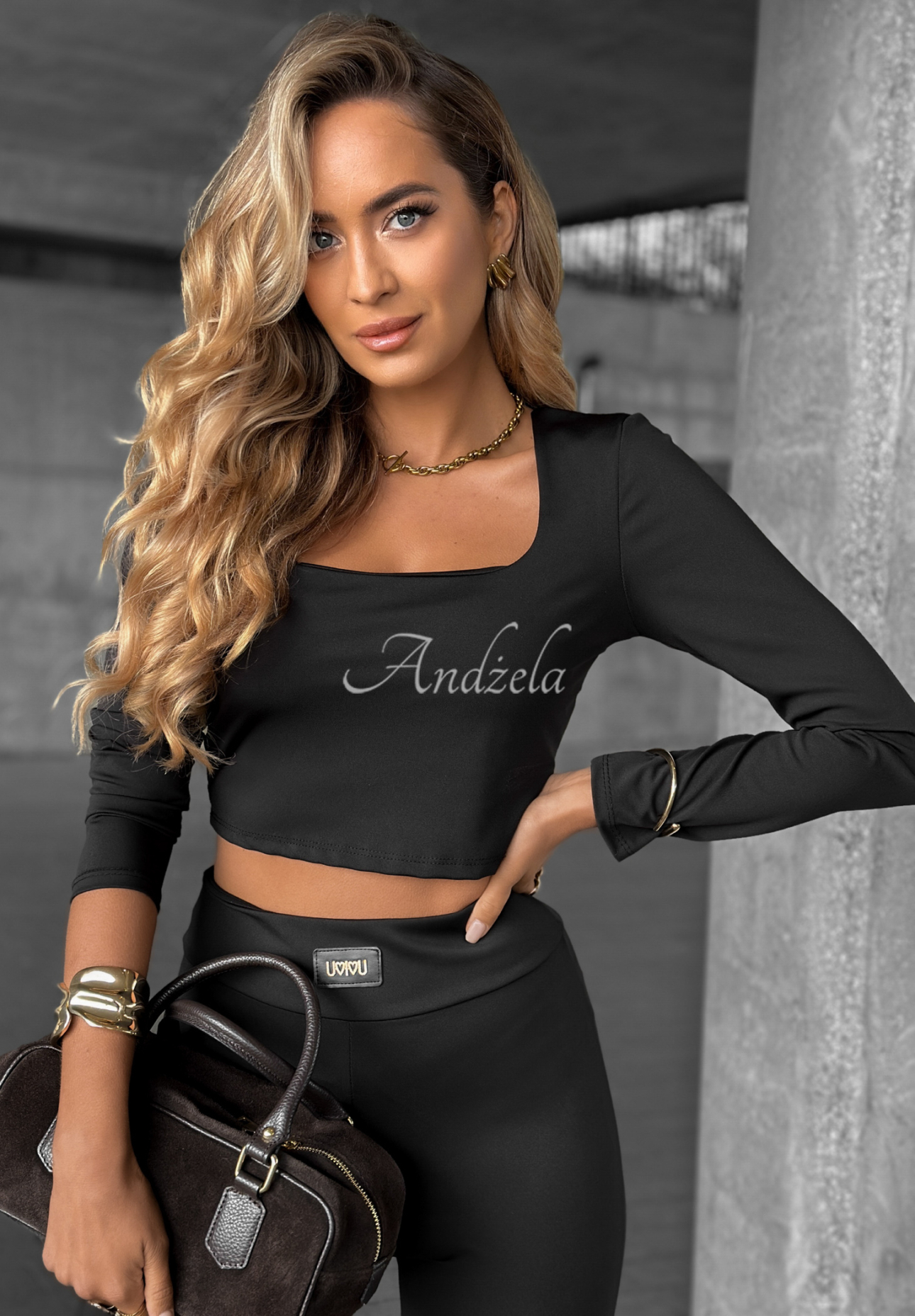 Bluză scurtă longsleeve cu decolteu Go Ahead