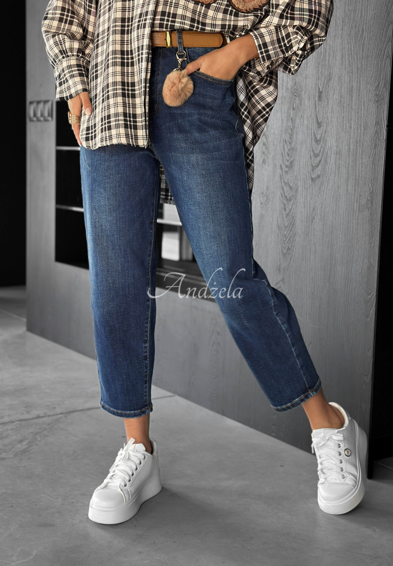 Blugi mom fit Live Fearless