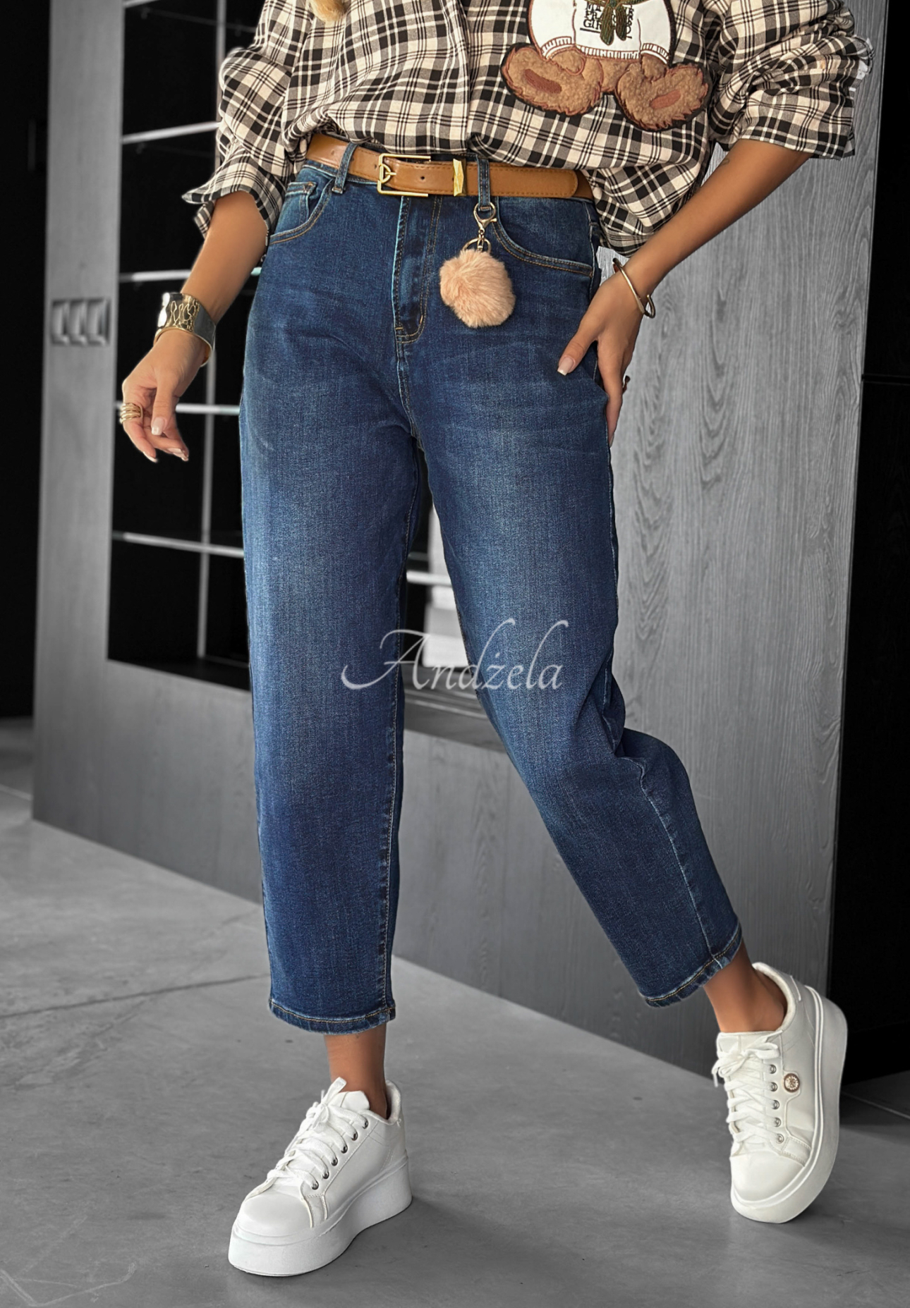 Blugi mom fit Live Fearless