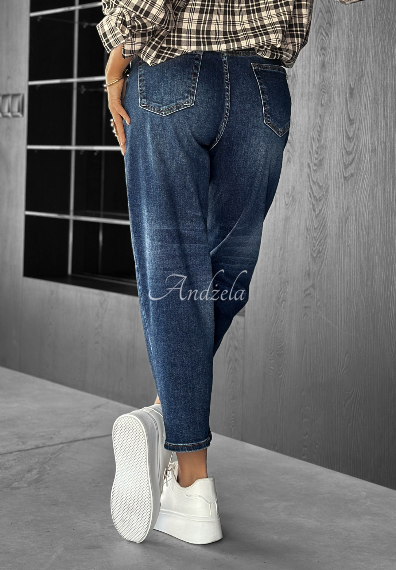 Blugi mom fit Live Fearless