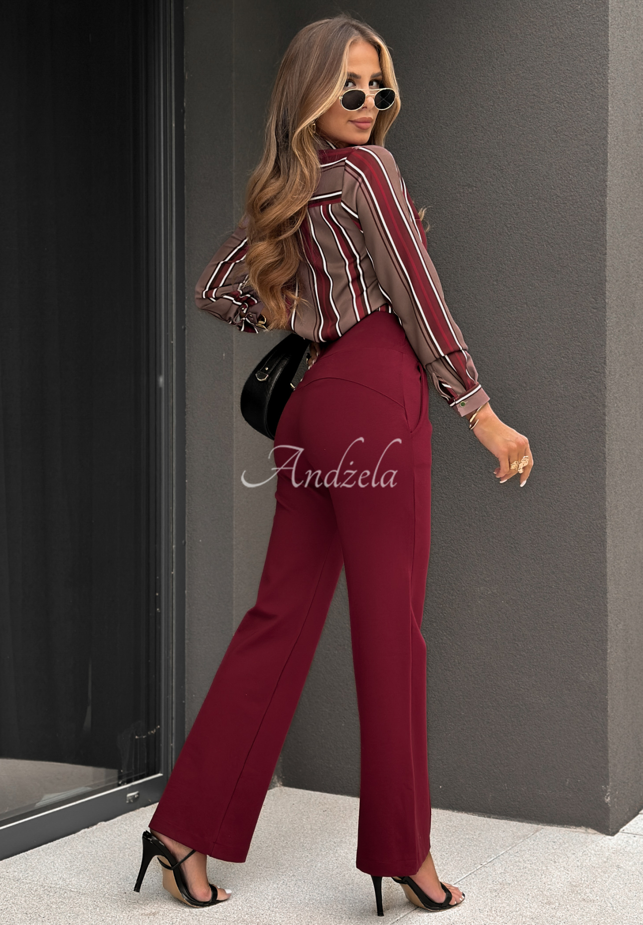 Pantaloni evazați din material Can&#039;t Ignore Me