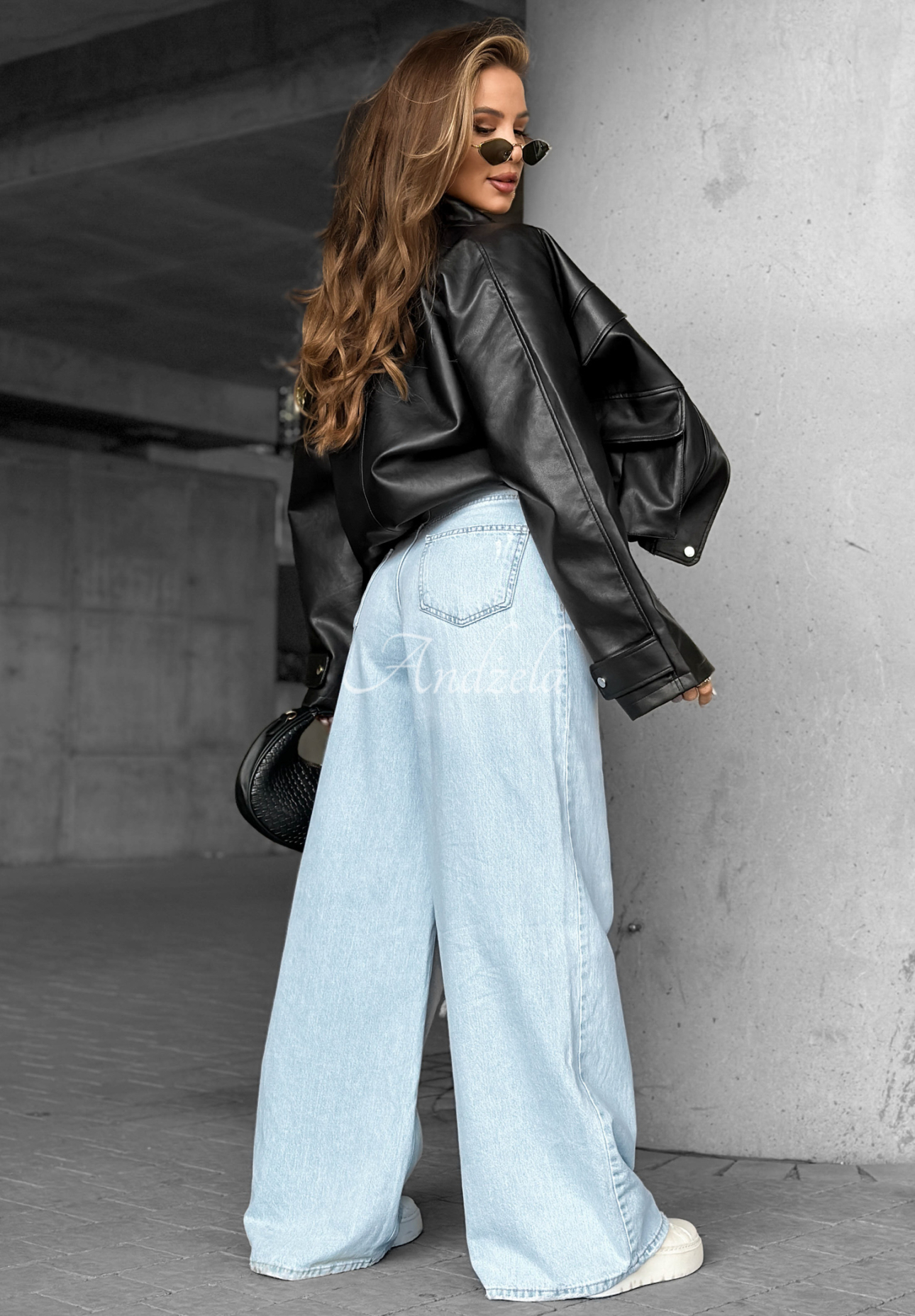 Blugi wide leg cu abraziuni Still Waiting Here