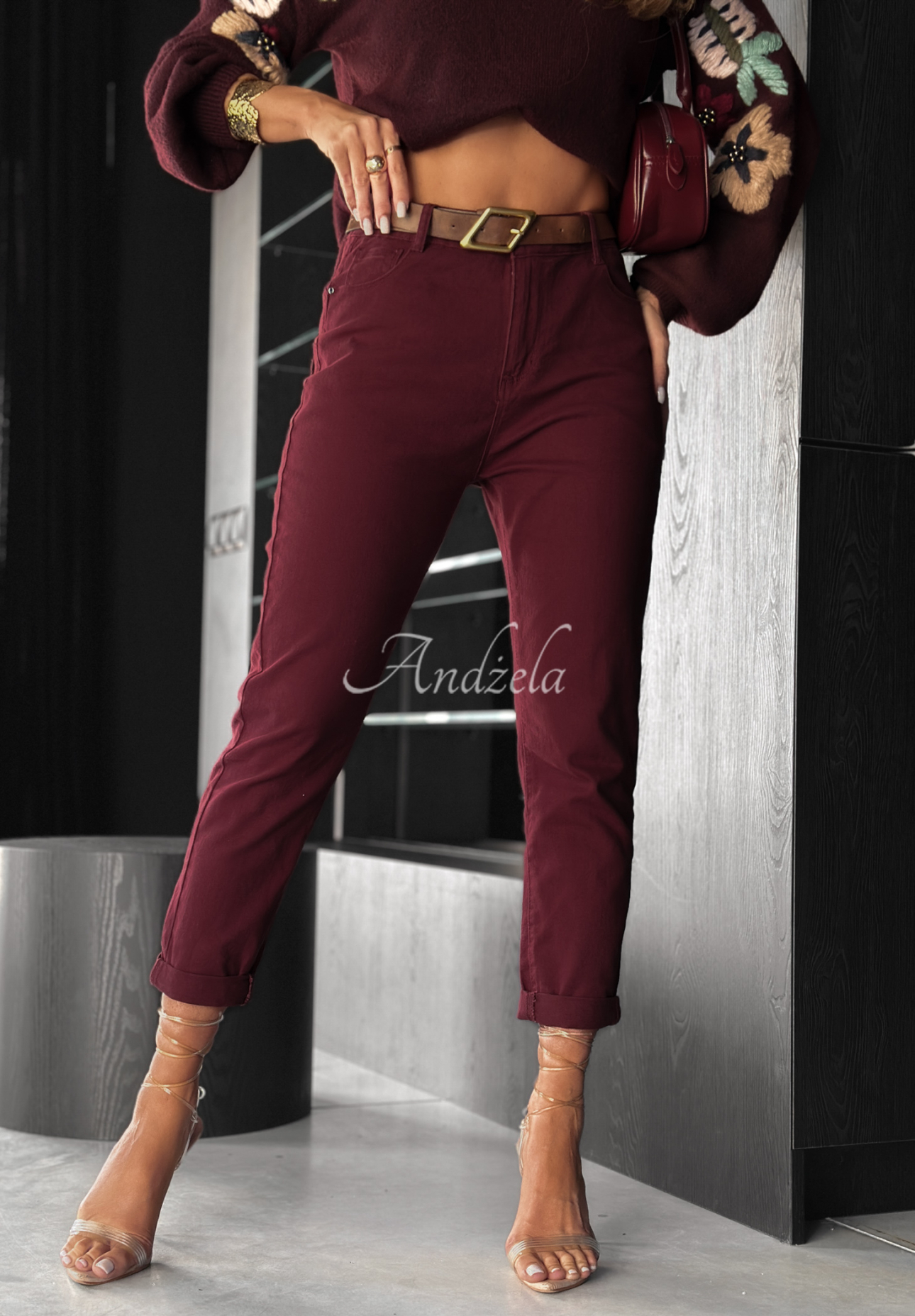 Blugi mom fit cu curea Don’t Expect Much
