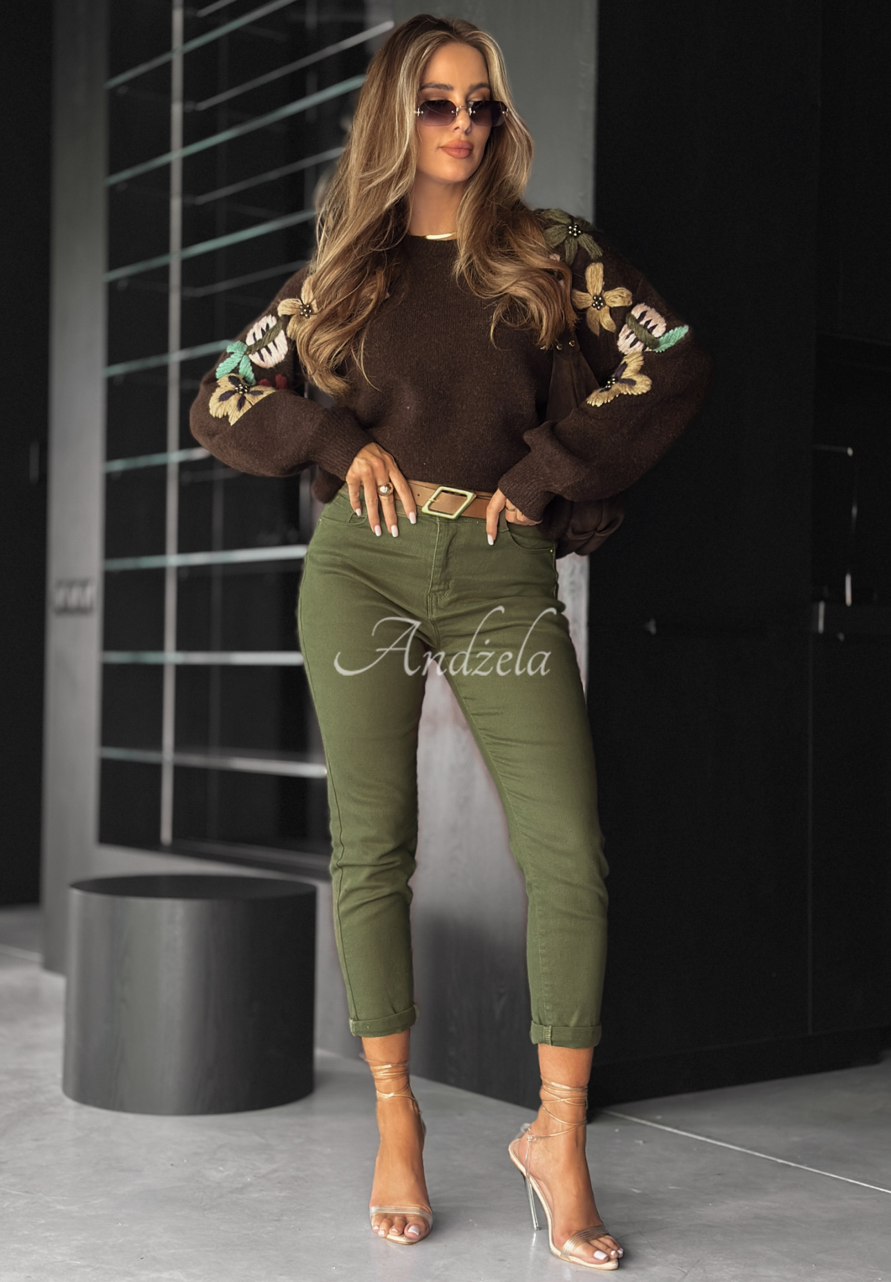 Pulover cu flori brodate Colorful Flowers