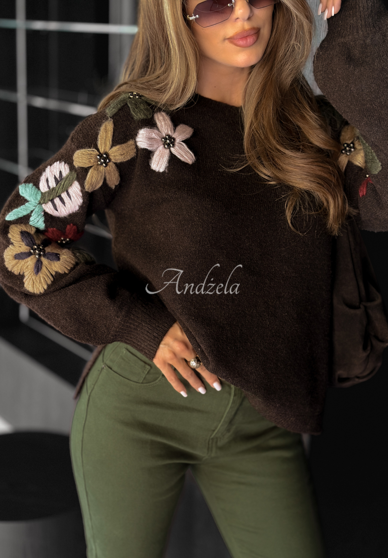 Pulover cu flori brodate Colorful Flowers