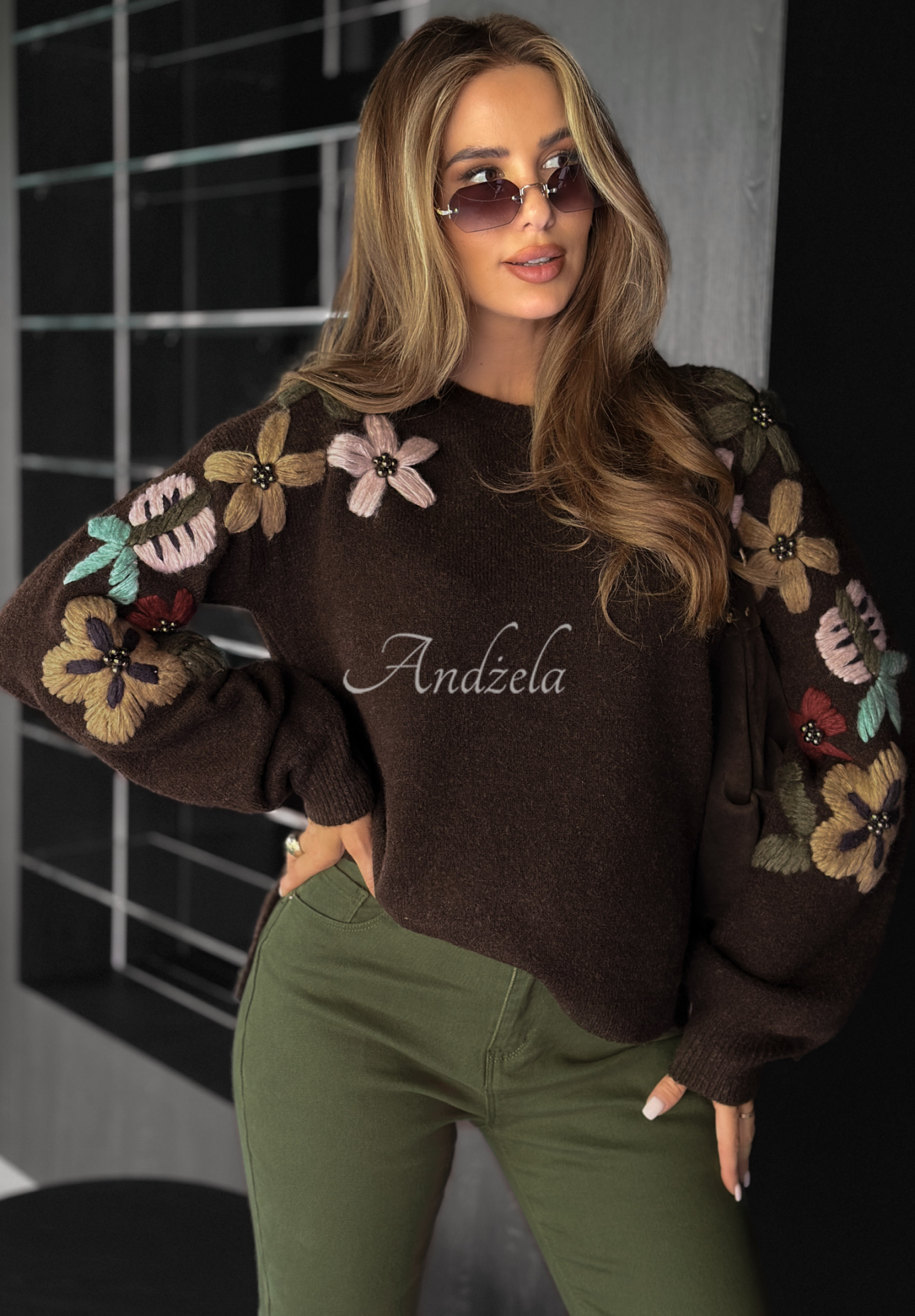 Pulover cu flori brodate Colorful Flowers
