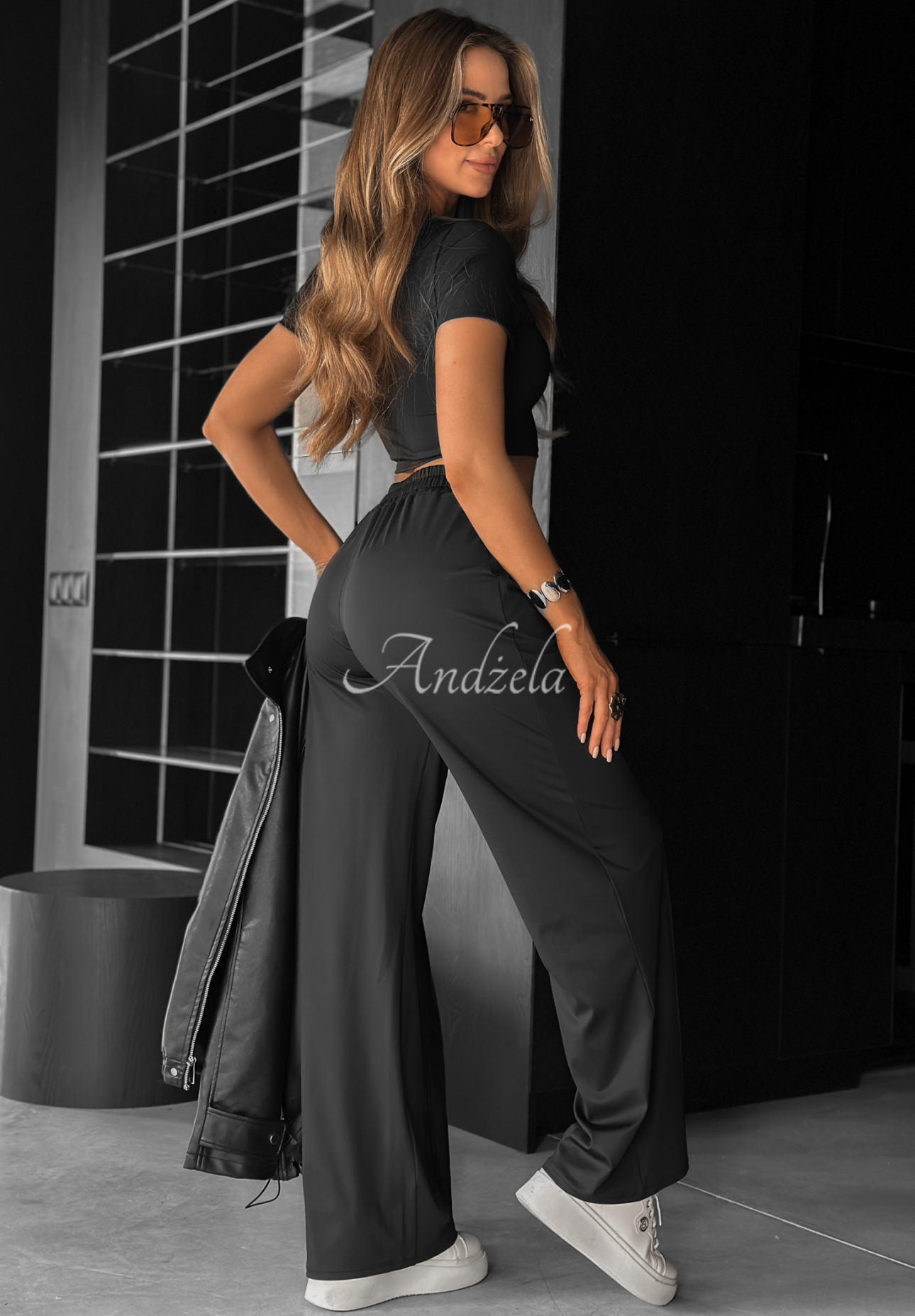 Set de trening format din tricou și pantaloni wide leg Unsent Message