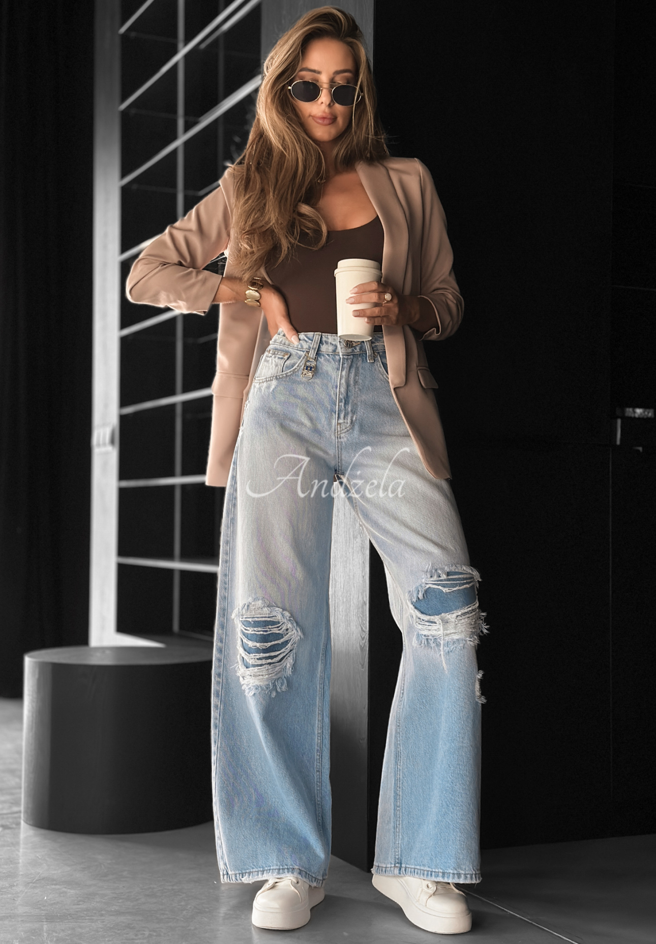 Blugi wide leg cu abraziuni No One Asked