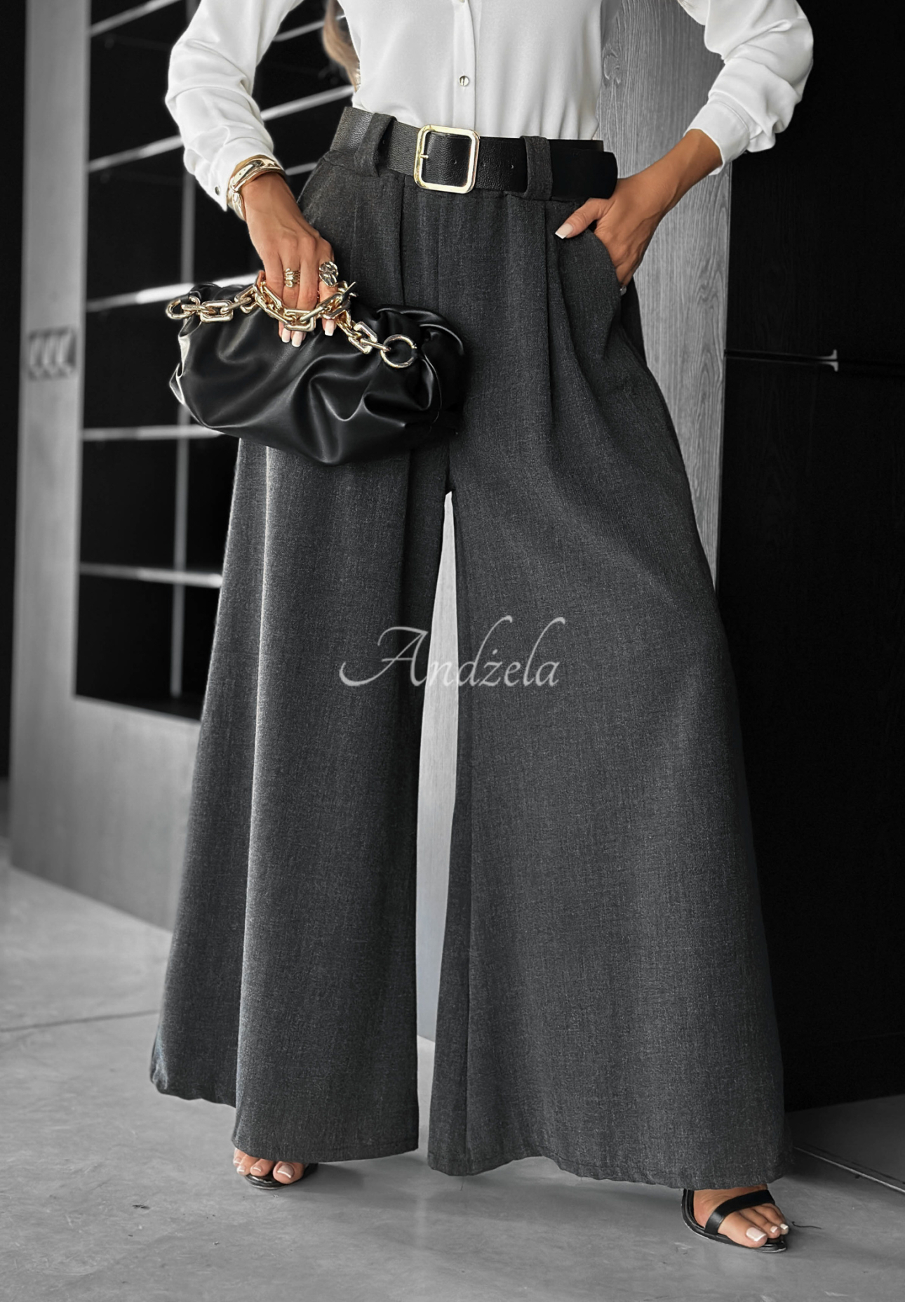 Pantaloni wide leg din material Need Coffee