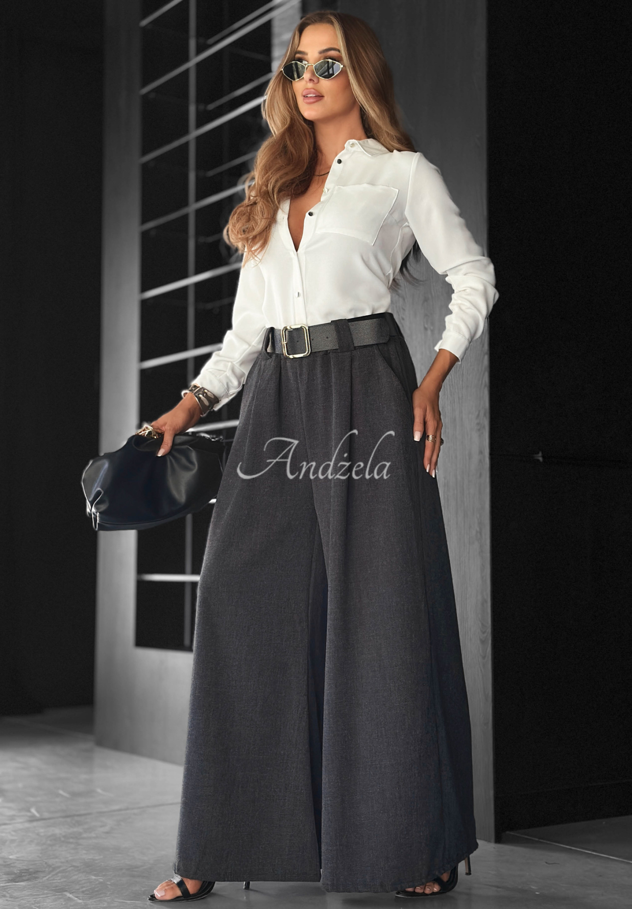 Pantaloni wide leg din material Need Coffee