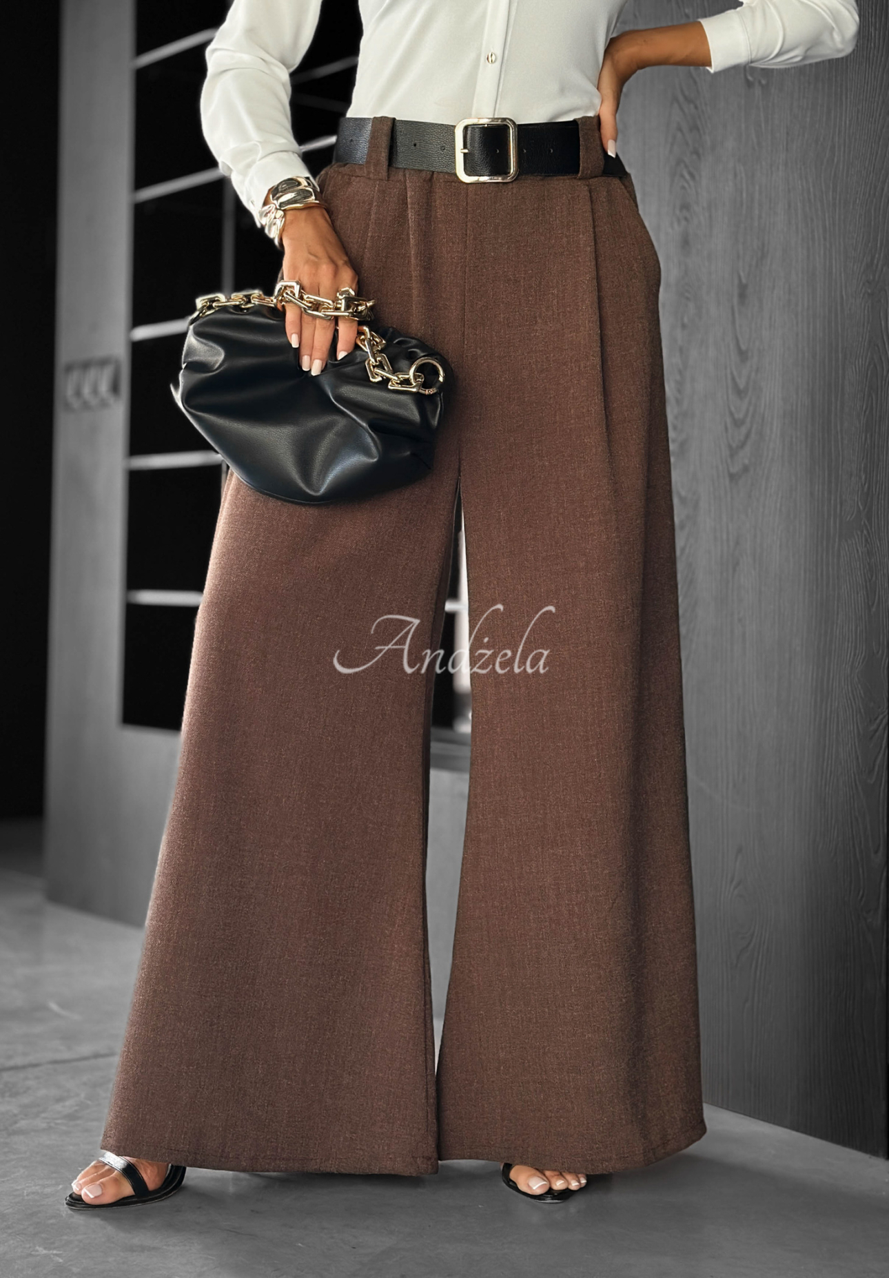 Pantaloni wide leg din material Need Coffee