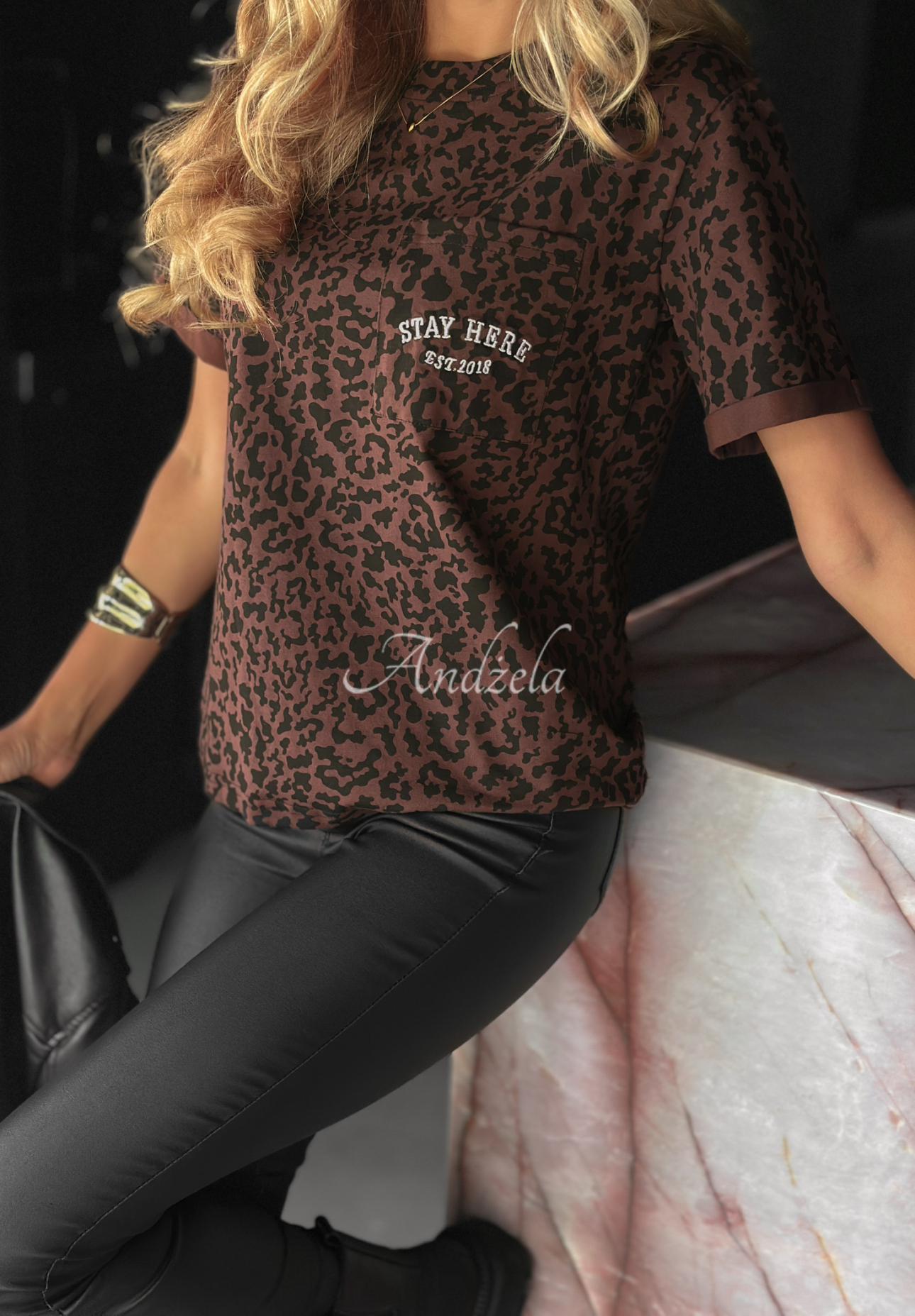 Tricou cu imprimeu leopard Stay Here